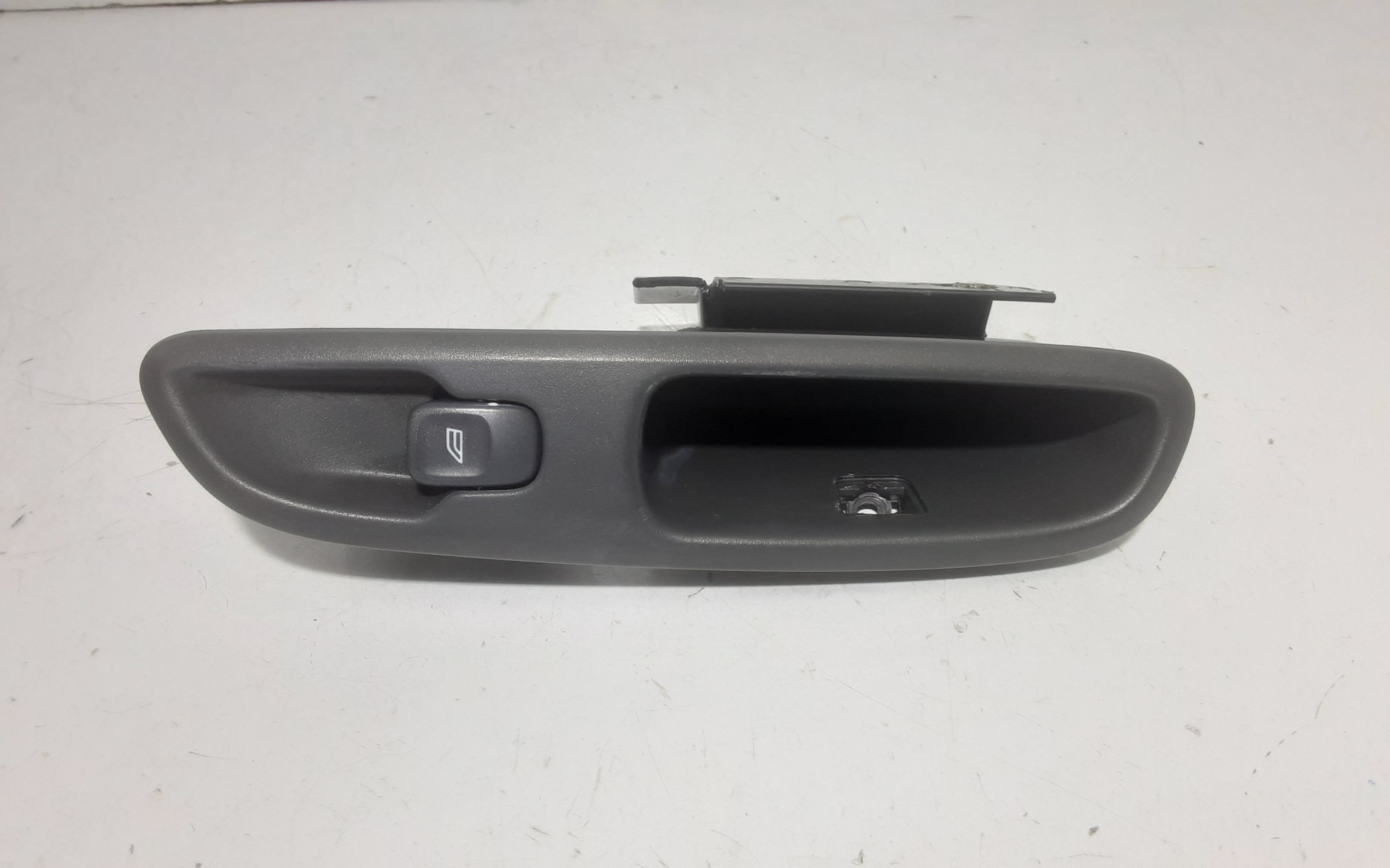 Interruttore Alzacristalli Porta Post. Sinistro 30658696 Usato