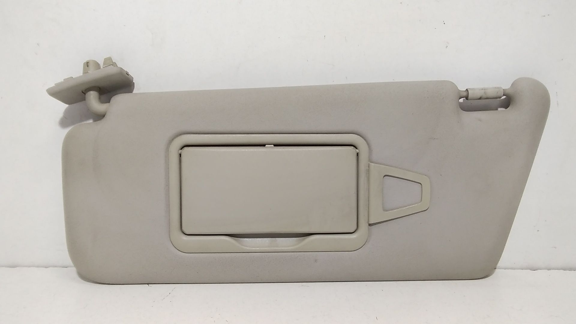 Aletta Parasole Parabrezza Sinistro A16981001107H48 Usato