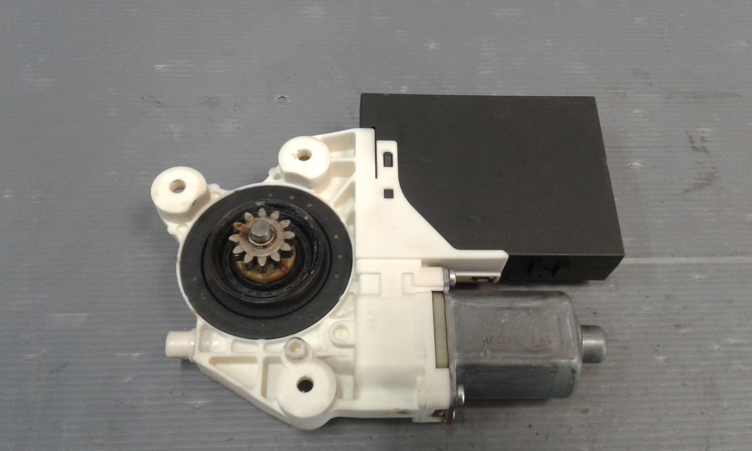 Motorino Alzacristallo Porta Ant. Destro 1347884 Usato