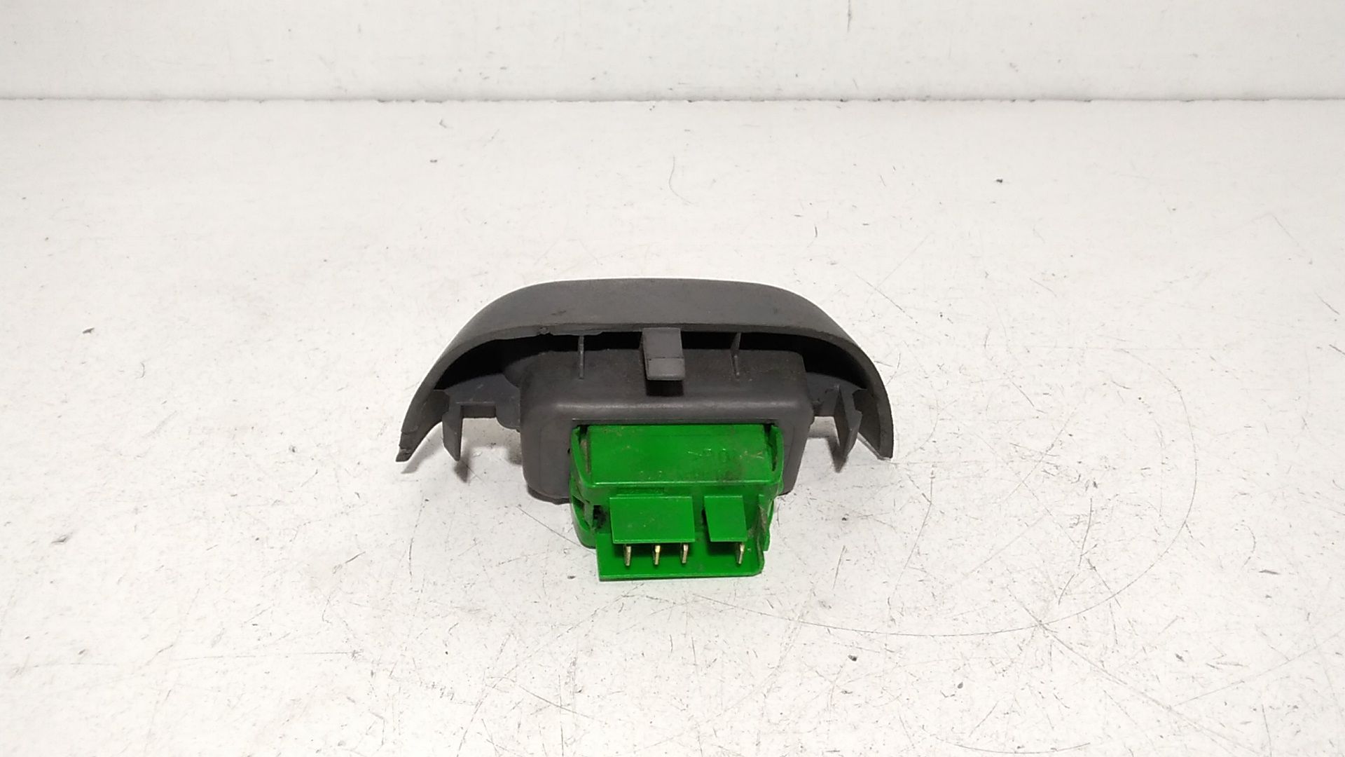 Interruttore Alzacristalli Porta Ant. Destro 848100H010 Usato