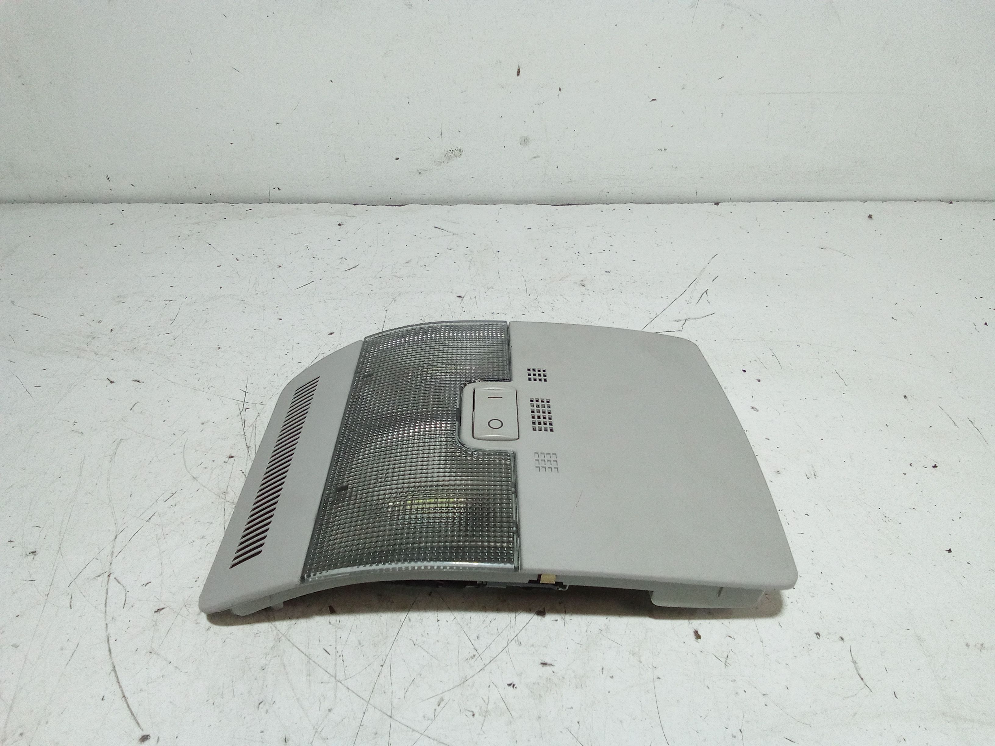 Luce Cortesia Ant. Tetto 8P09471066PS Usato