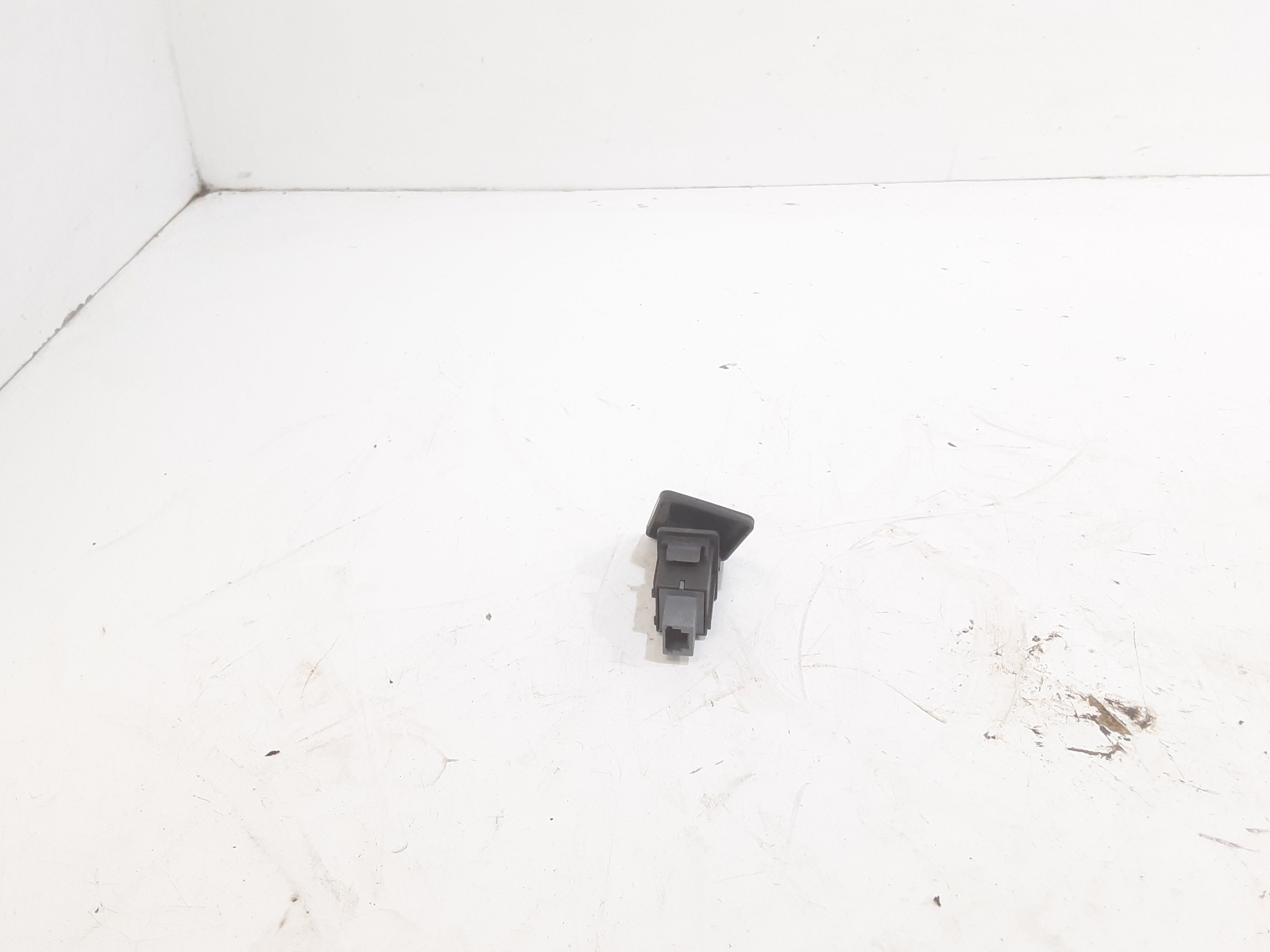 Interruttore Luci Emergenza 8433252030 Usato