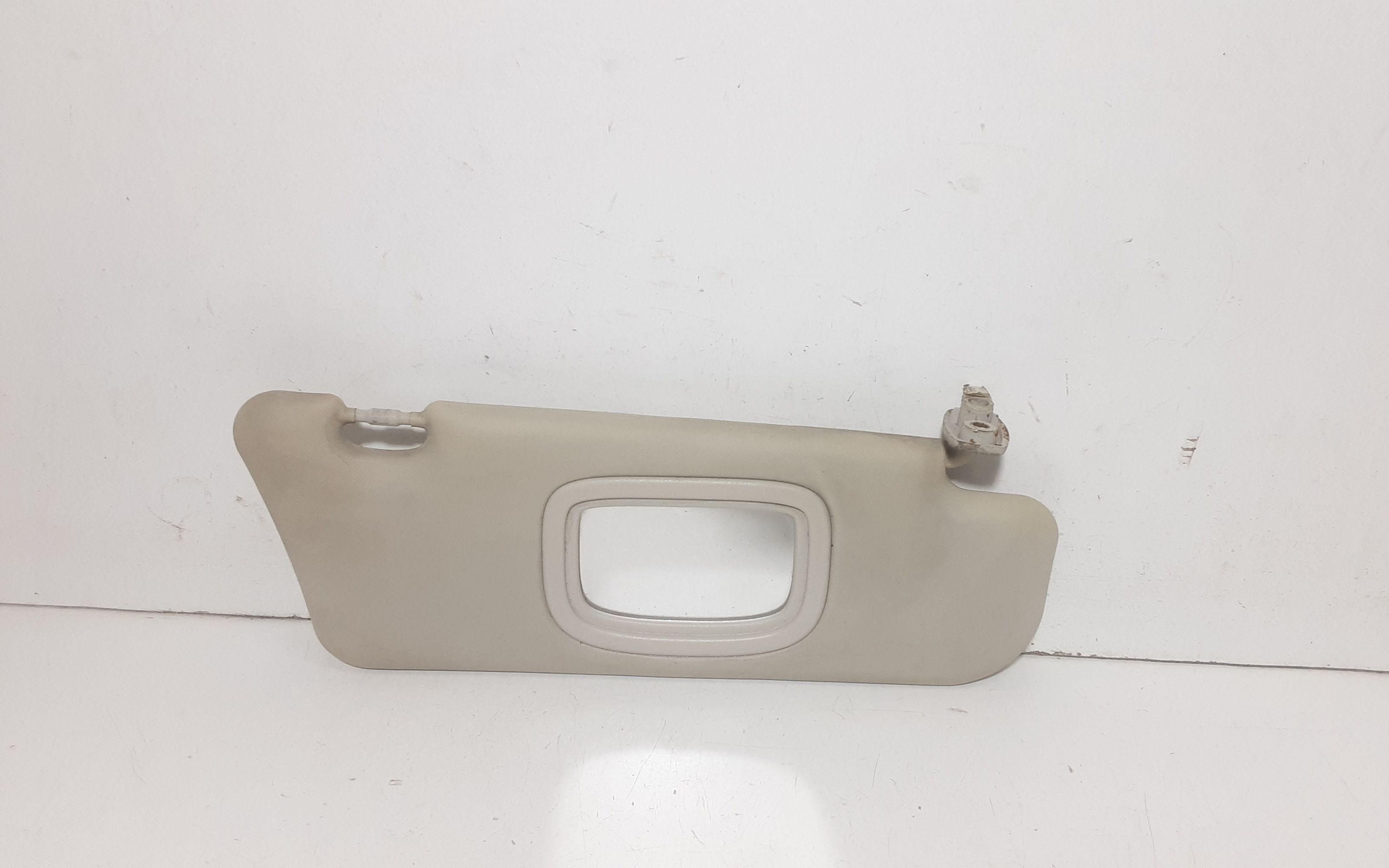 Aletta Parasole Parabrezza Destro 735420218 Usato