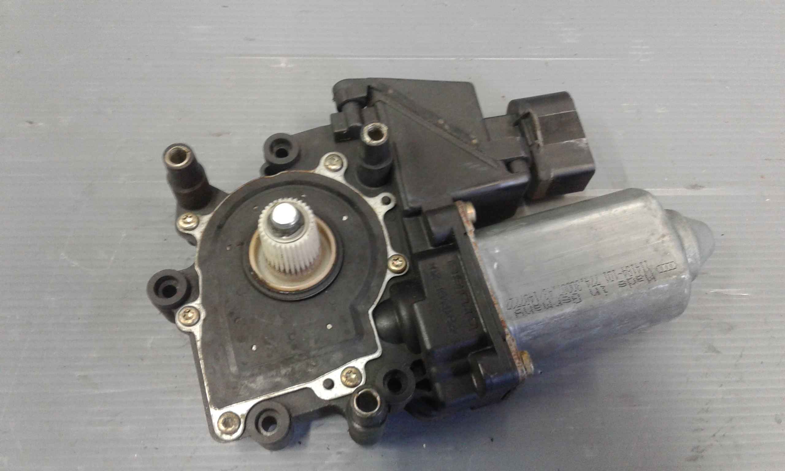 Motorino Alzacristallo Porta Ant. Destro 8D0959802F Usato