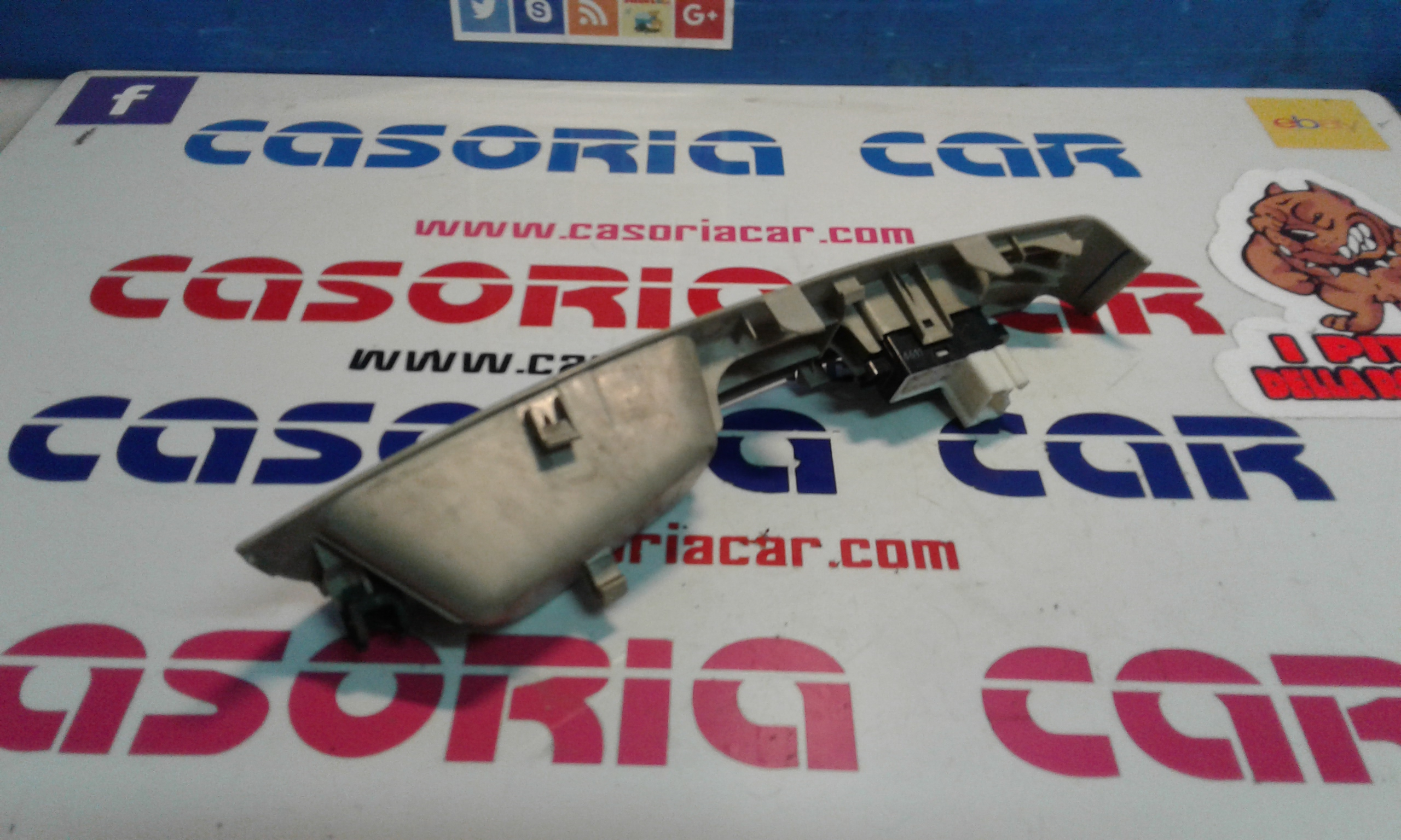 Interruttore Alzacristalli Porta Ant. Destro Usato