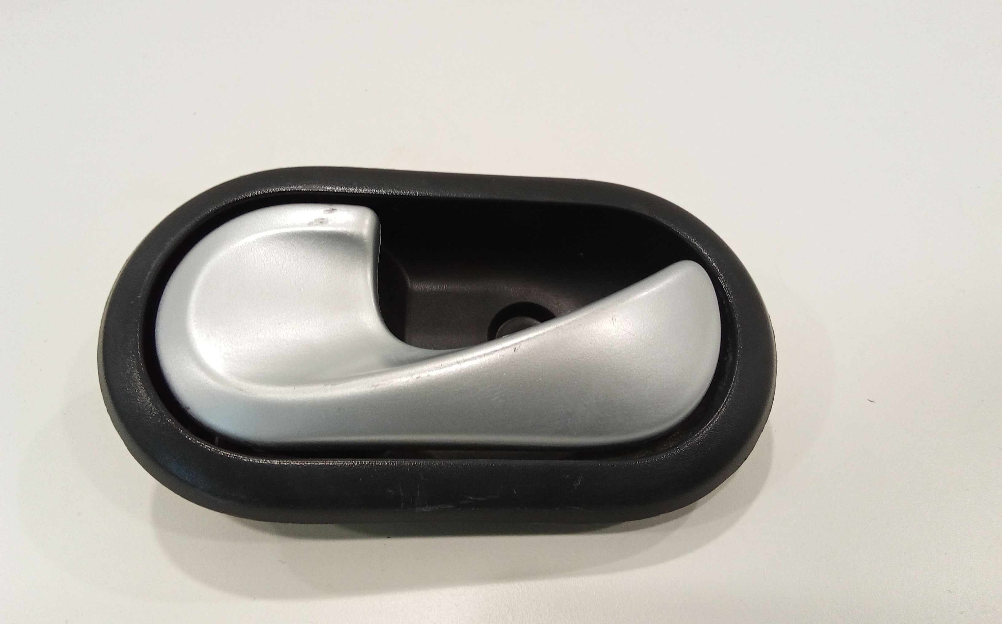 Maniglia Int. Apertura Porta Post. Sinistro 8200733848 Usato