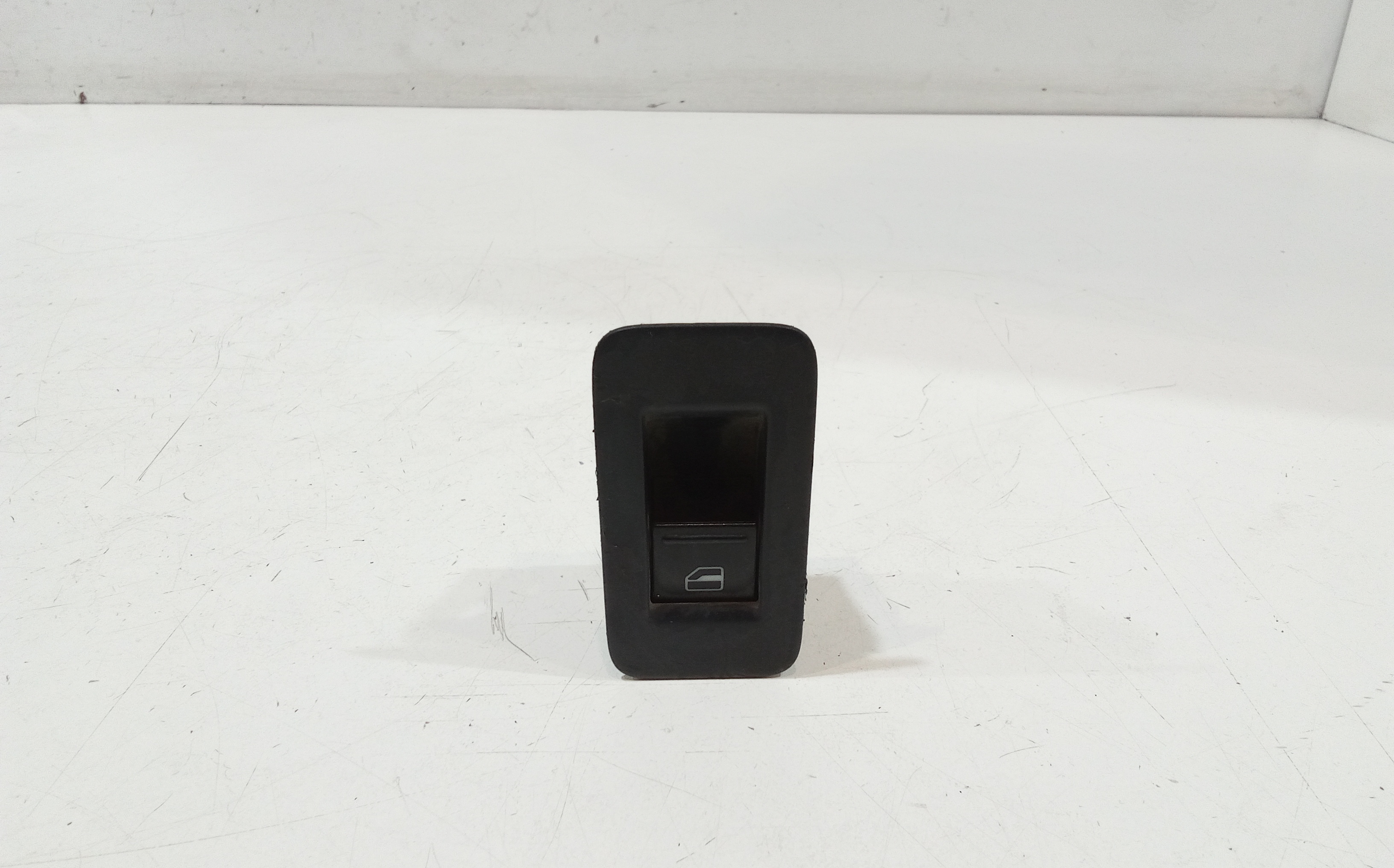 Interruttore Alzacristalli Porta Post. Destro 7L6959855CREH Usato