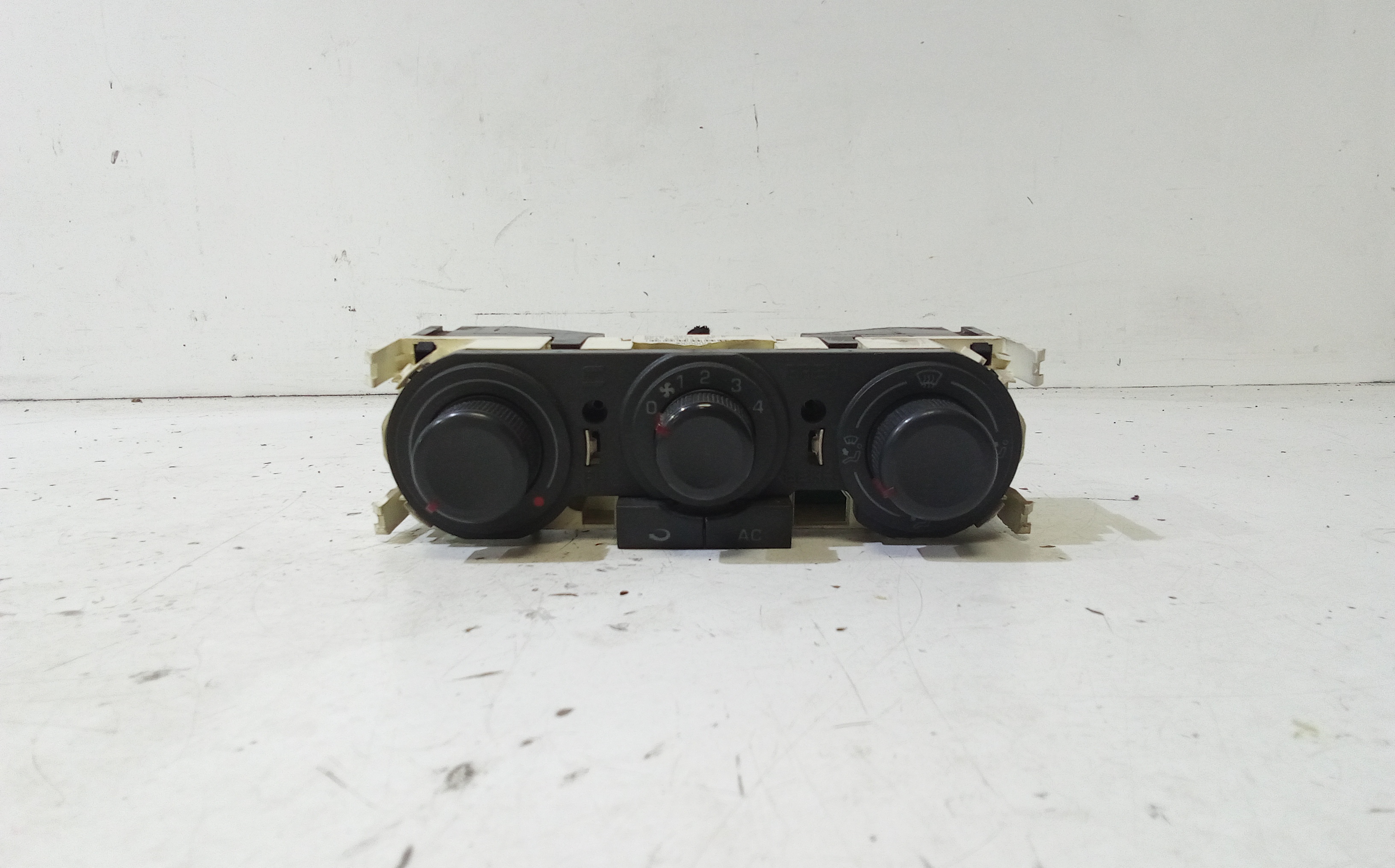 Blocco Comando Climatizzazione 6L0819045DNEE Usato