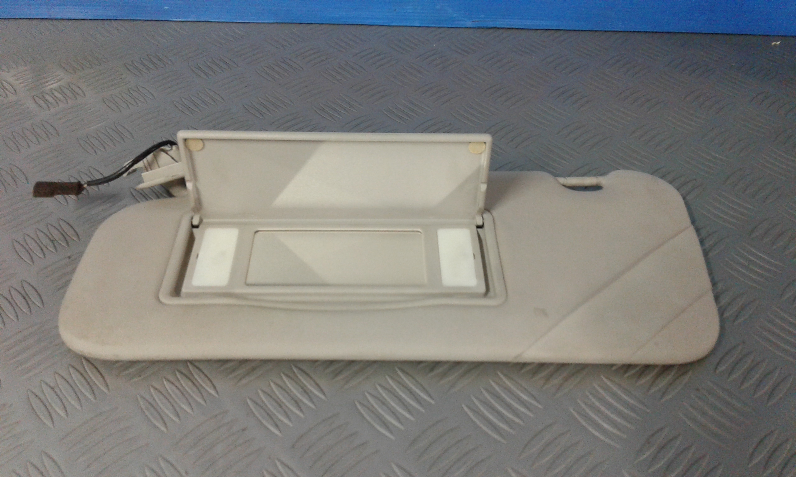 Aletta Parasole Parabrezza Sinistro Usato