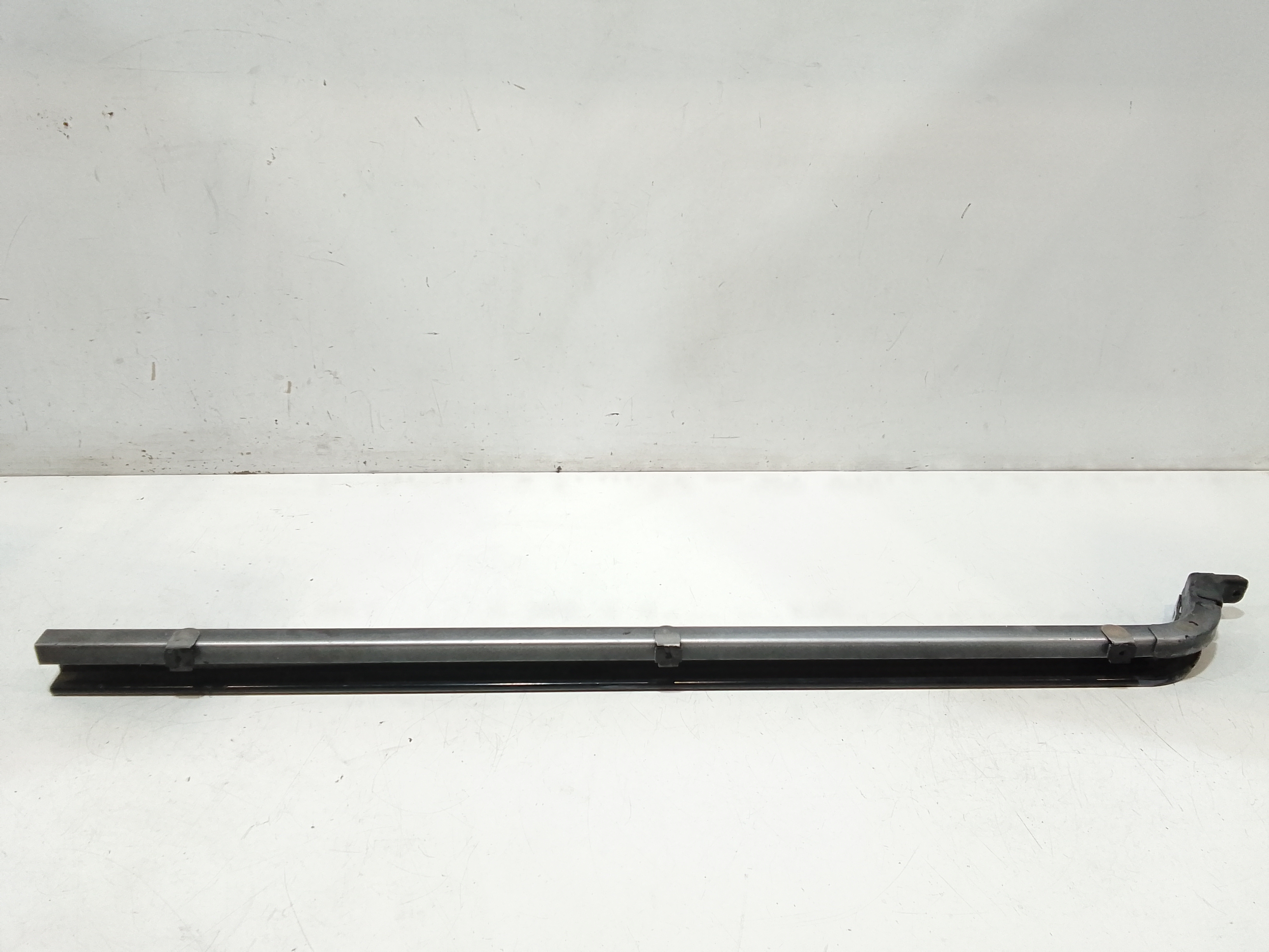 Guida Centr. Porta Scorrevole Destro, Guida Centr. Porta Scorrevole Sinistro, Guida Inf. Porta Scorrevole Destro, Guida Inf. Porta Scorrevole Sinistro, Guida Sup. Porta Scorrevole Destro, Guida Sup. Porta Scorrevole Sinistro Usato