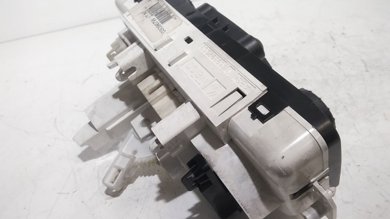 Blocco Comando Climatizzazione 7701070473 Usato