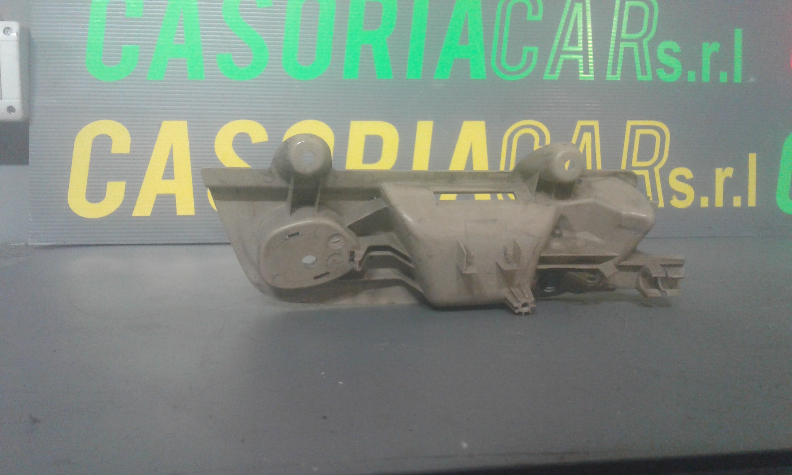 Maniglia Int. Apertura Porta Post. Sinistro 8E0839019C27X Usato