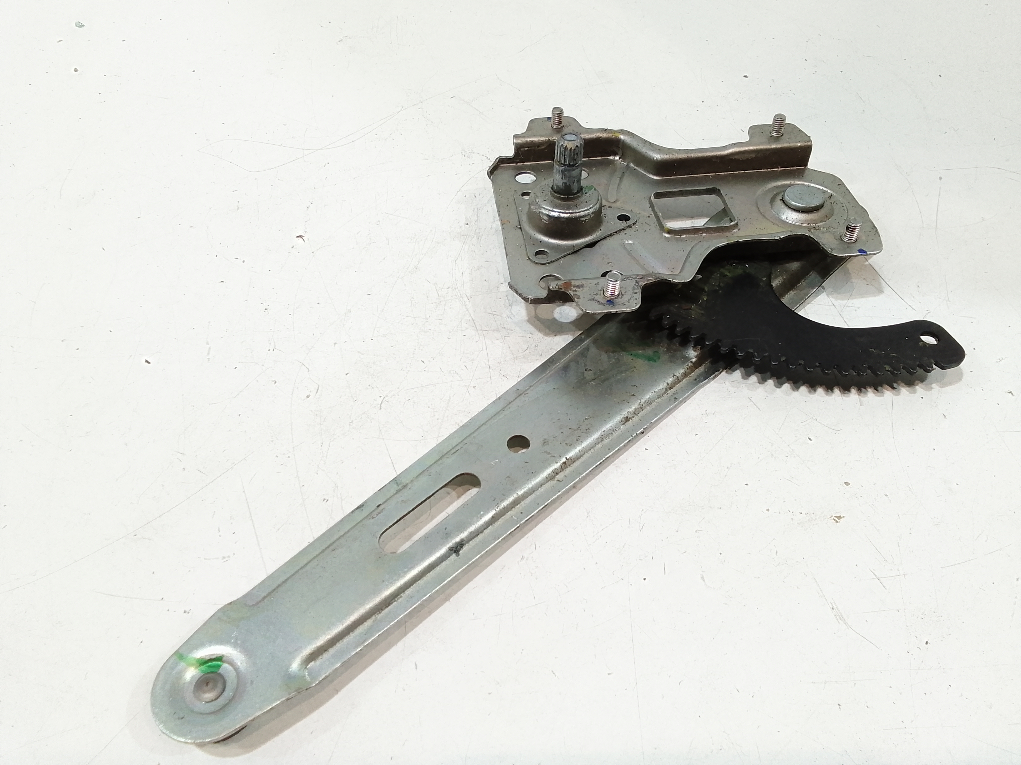 Alzacristallo Porta Post. Destro 834020X000 Usato