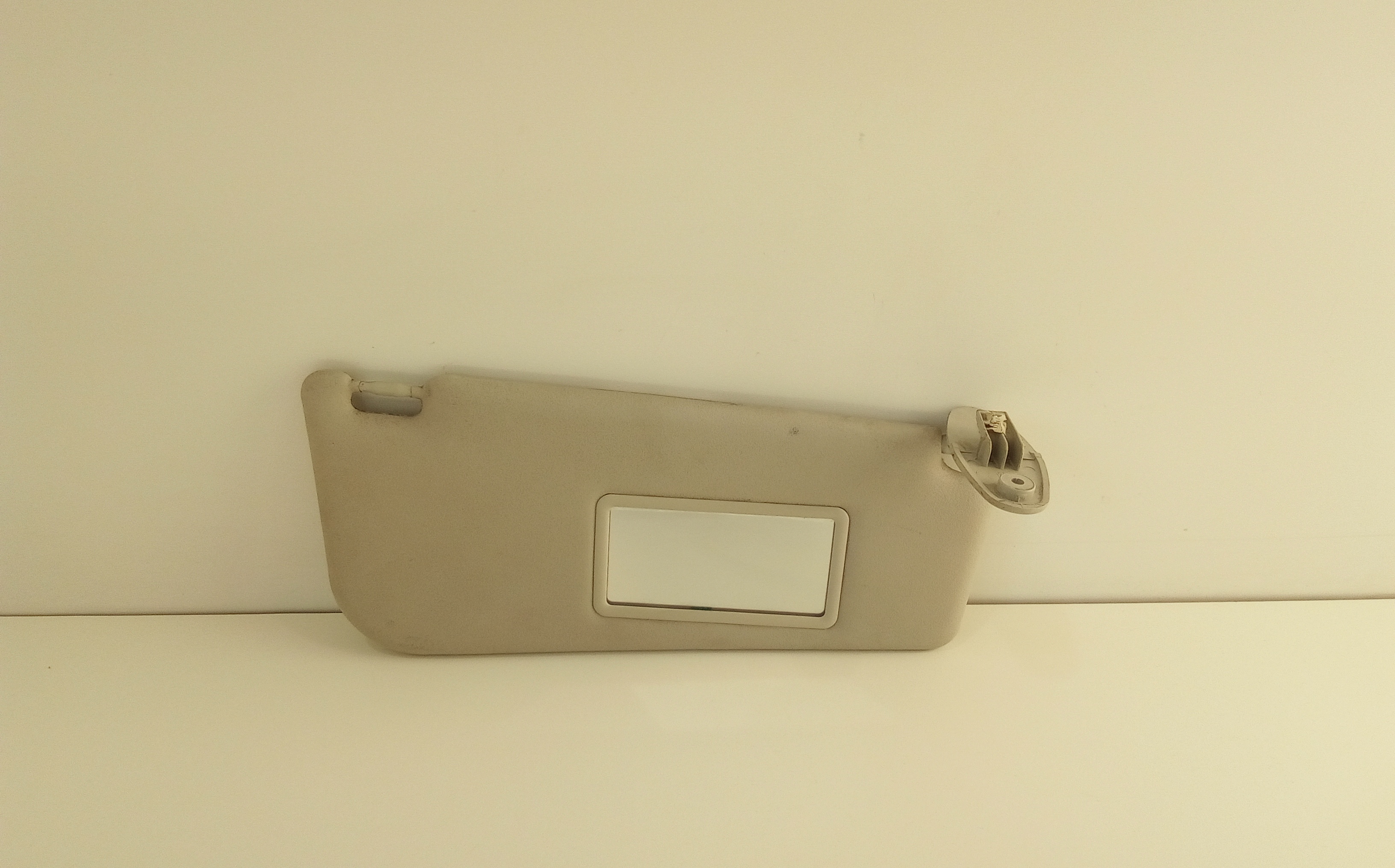 Aletta Parasole Parabrezza Destro 735367821 Usato