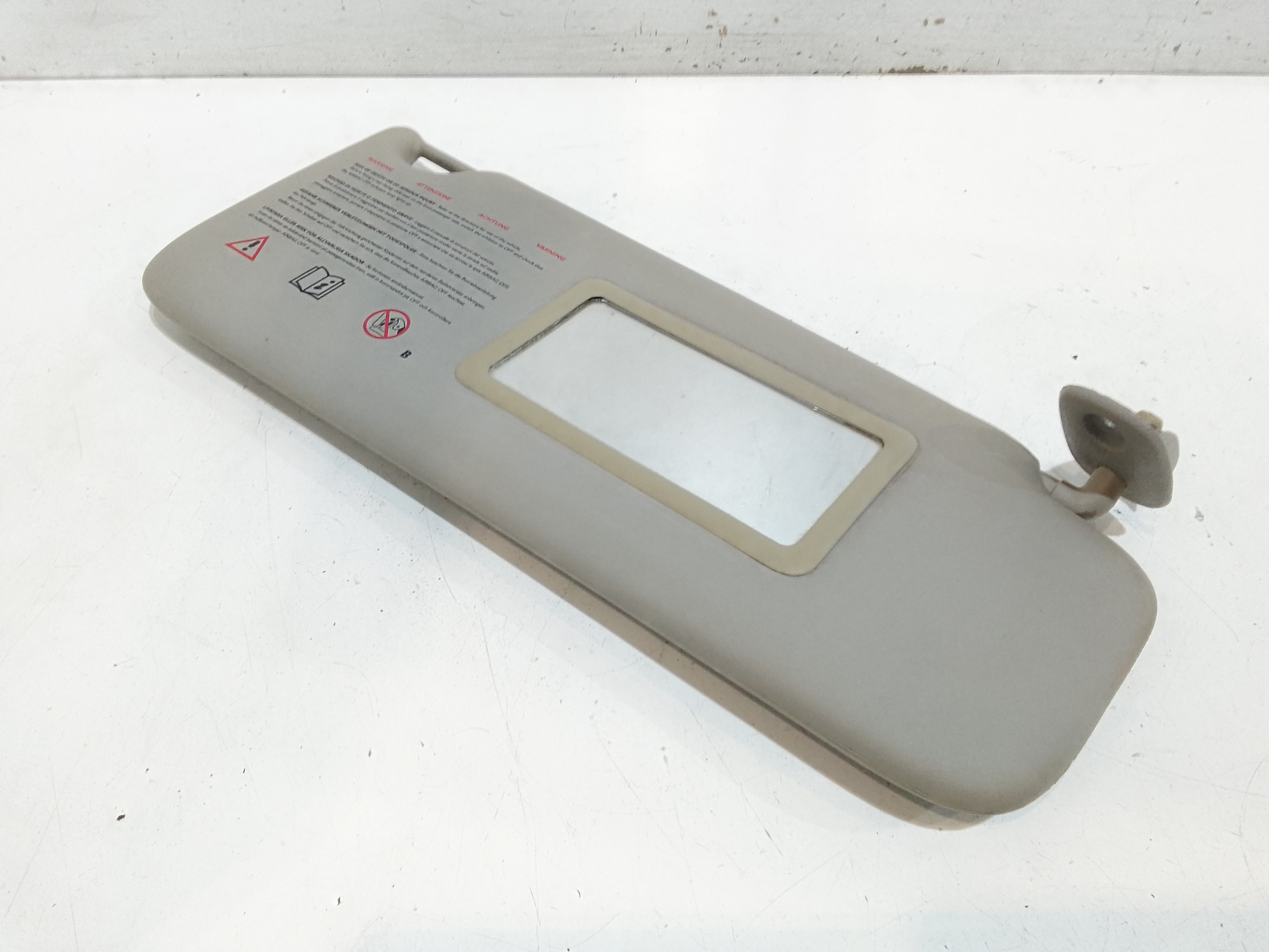 Aletta Parasole Parabrezza Destro 8200190789 Usato