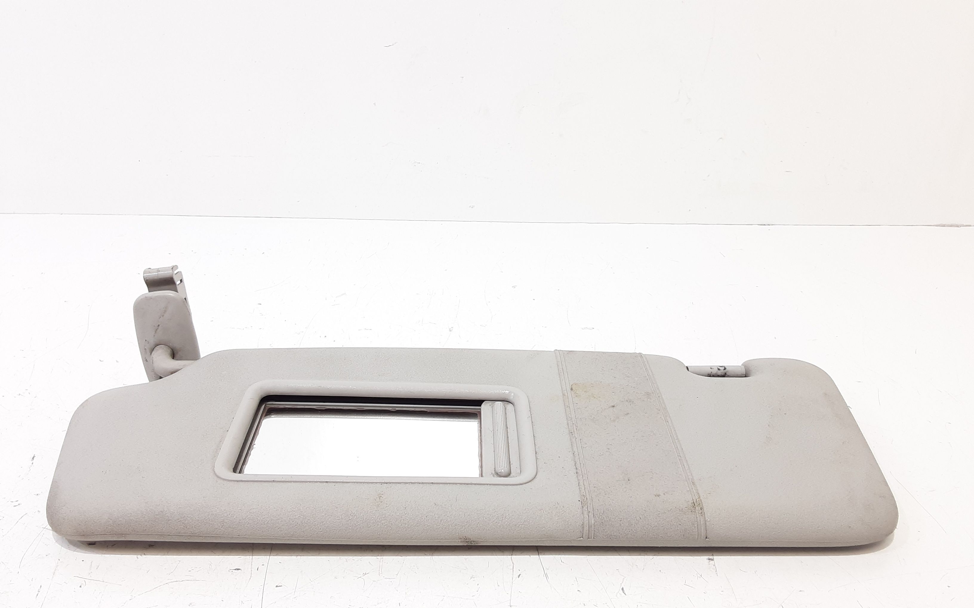 Aletta Parasole Parabrezza Sinistro 8P0857551AE5B9 Usato