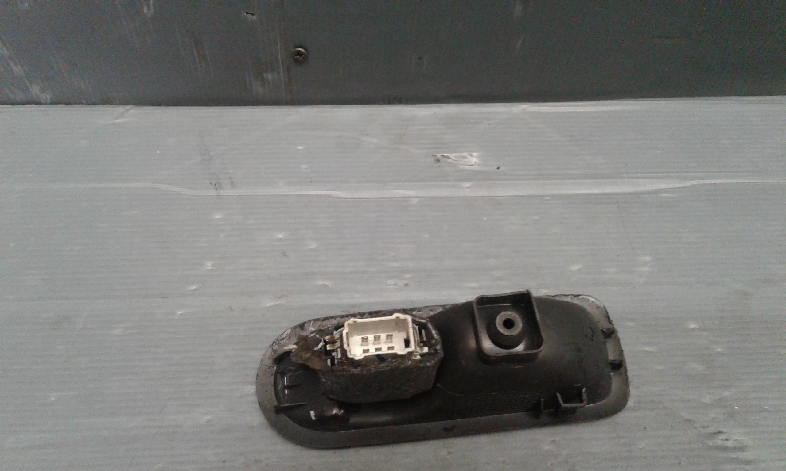 Interruttore Alzacristalli Porta Post. Destro 8200315024 Usato