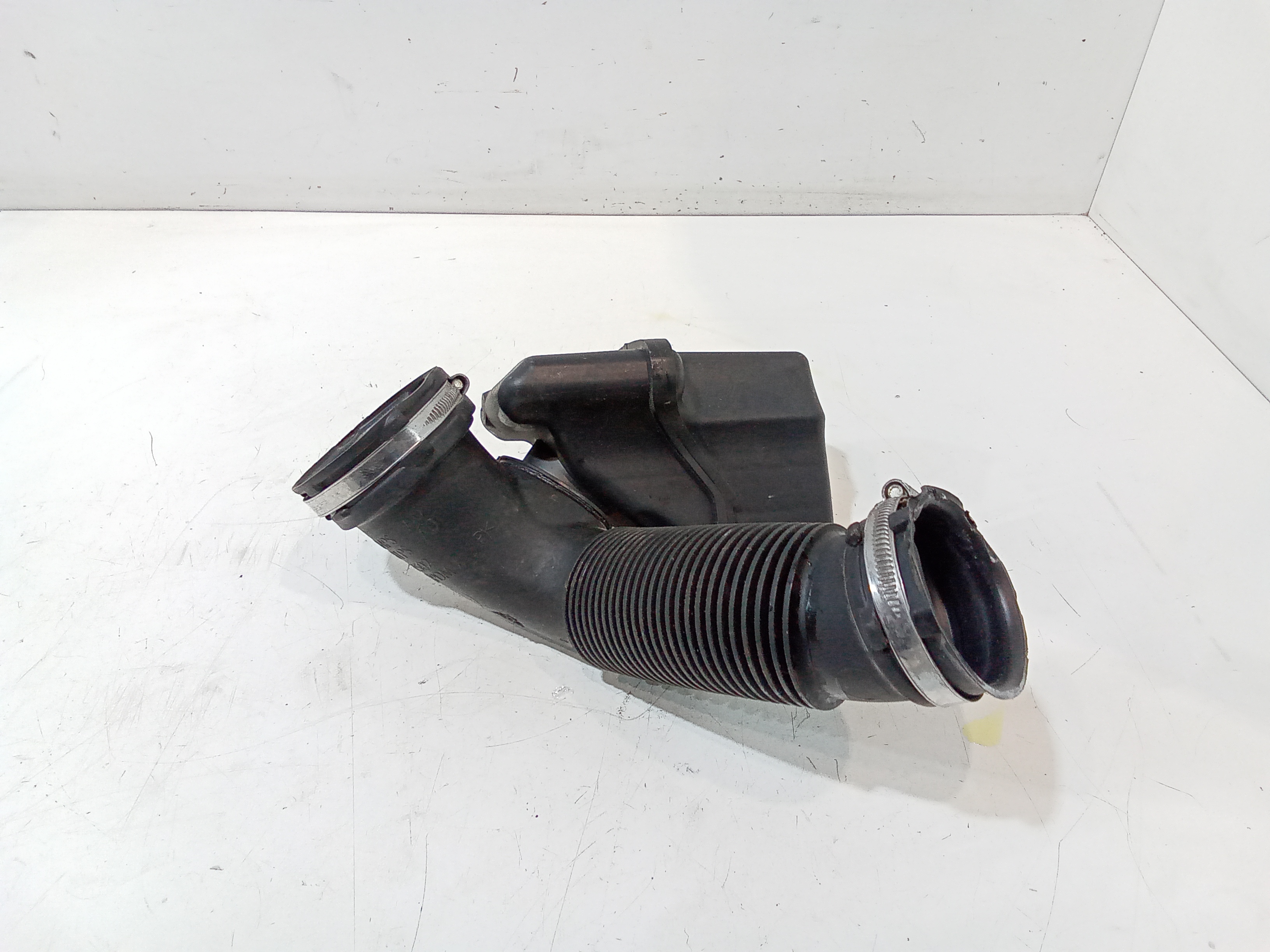 Tubo Rigido Aspirazione Aria Entrata Filtro 13357505 Usato