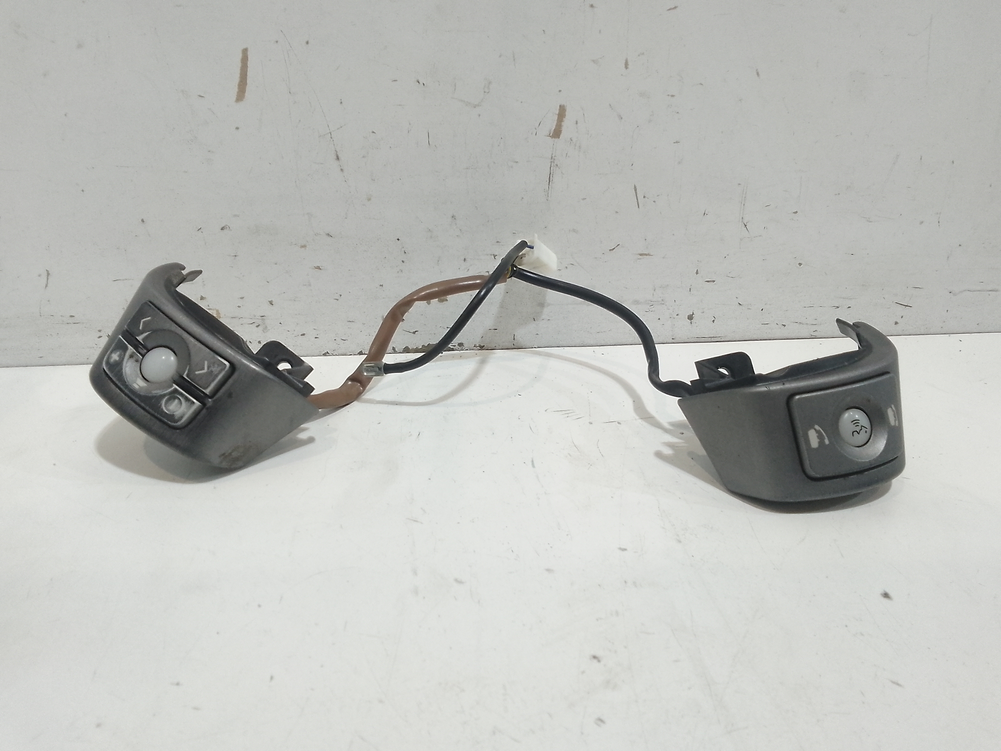 Blocco Volante Multifunzione 8425042010 Usato