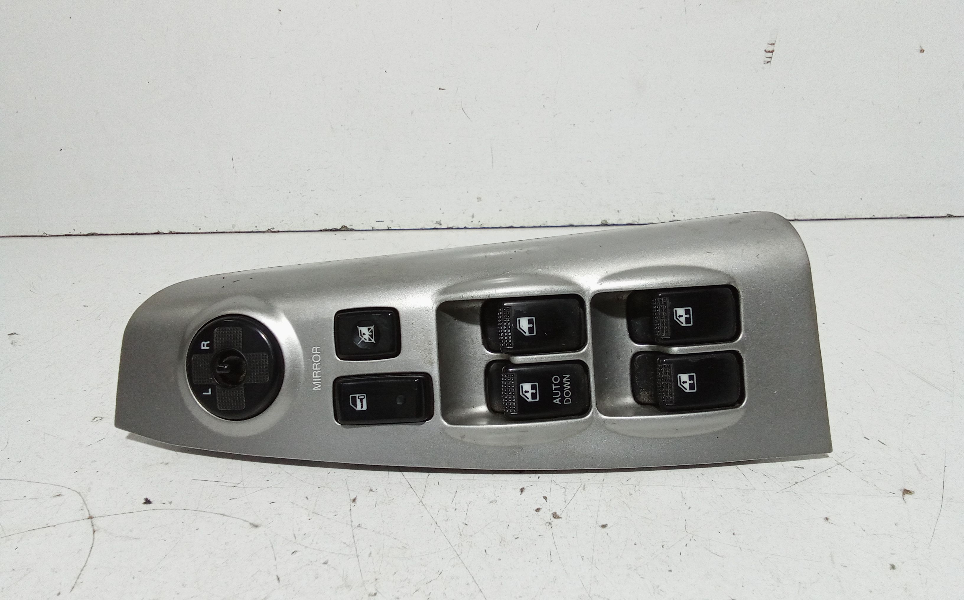 Interruttore Alzacristalli Porta Ant. Sinistro Usato