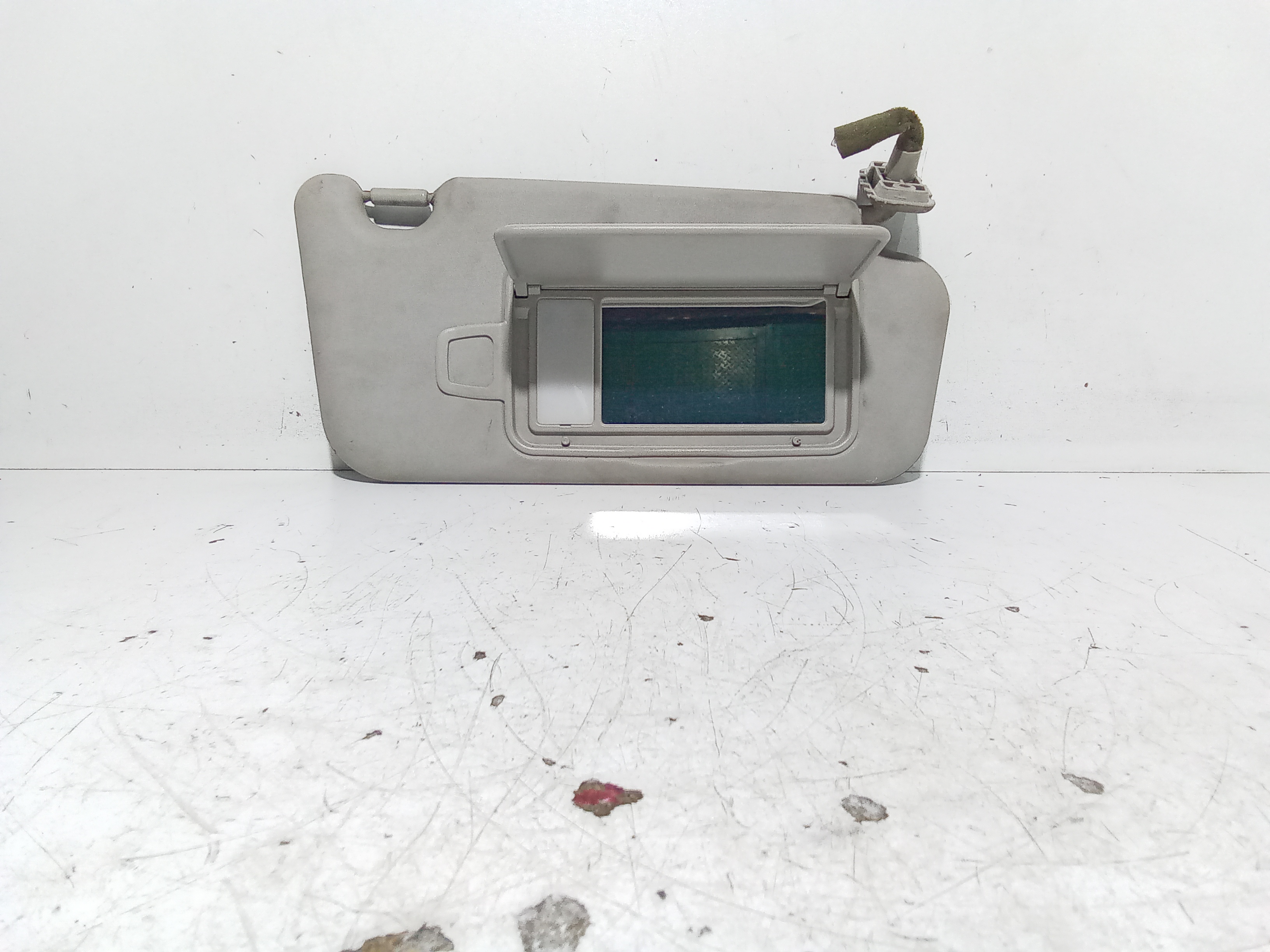 Aletta Parasole Parabrezza Destro 0K2KA69270A44 Usato