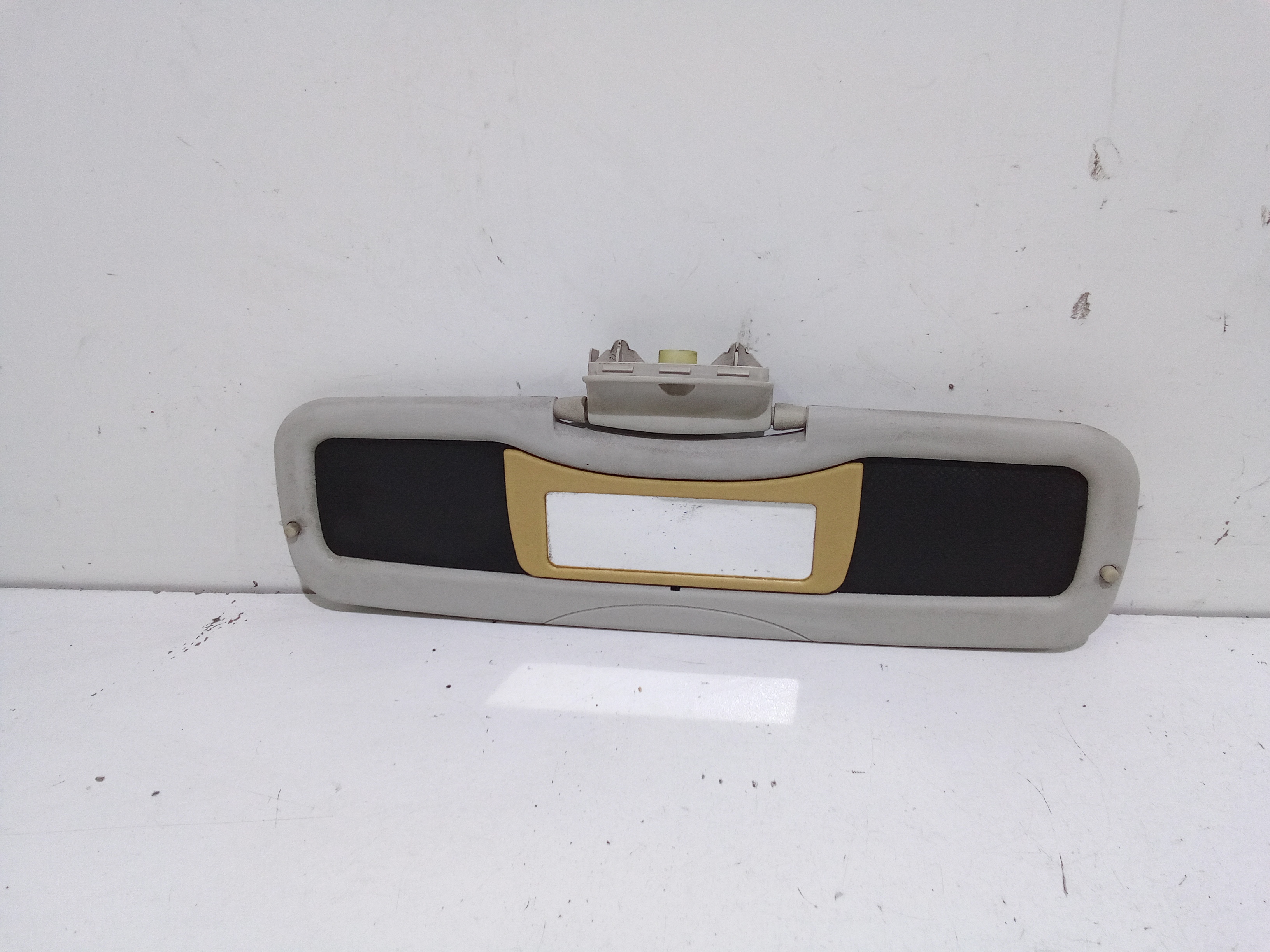 Aletta Parasole Parabrezza Destro Q0000706V007C24A00 Usato