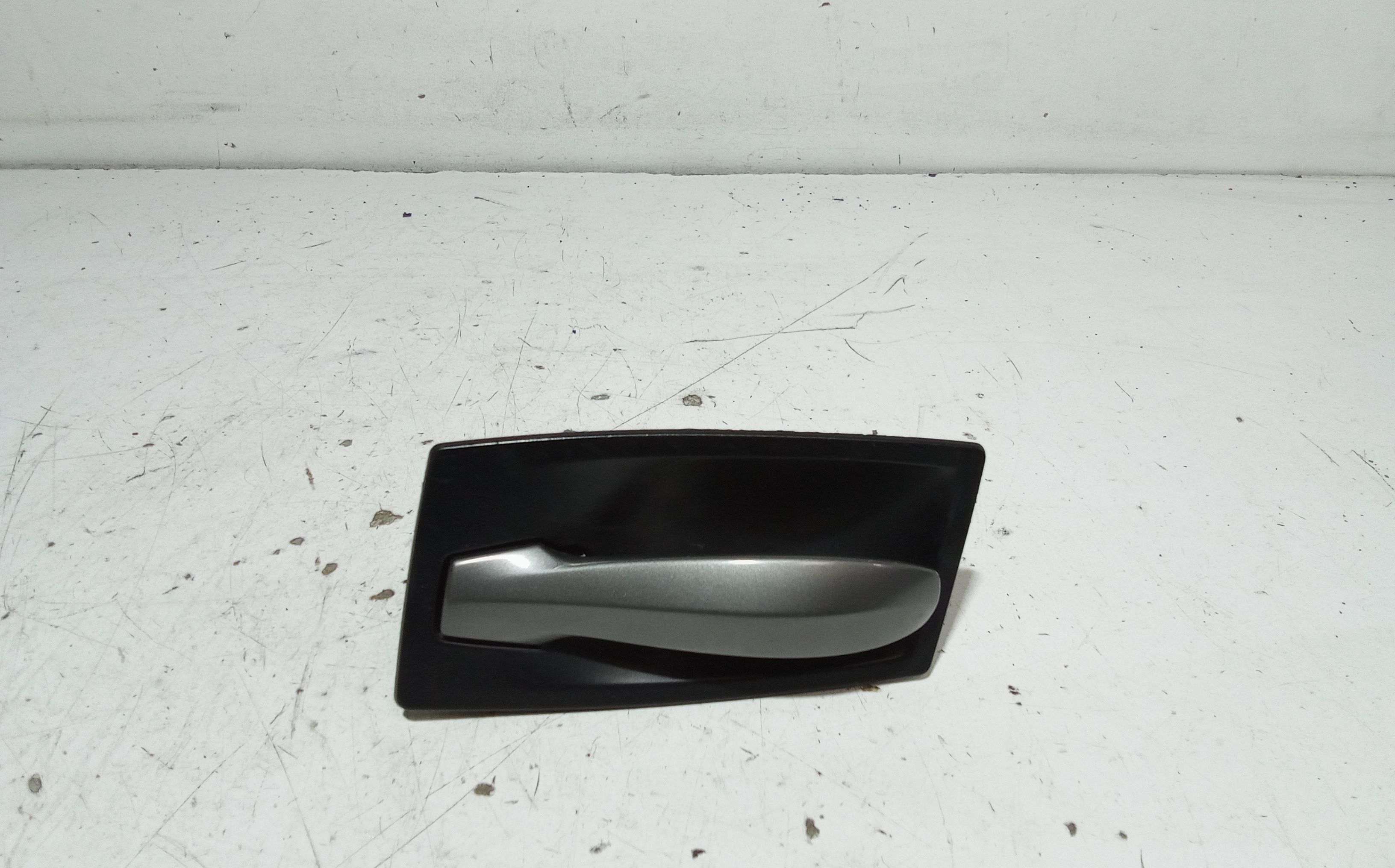 Maniglia Int. Apertura Porta Ant. Sinistro 51217076265 Usato