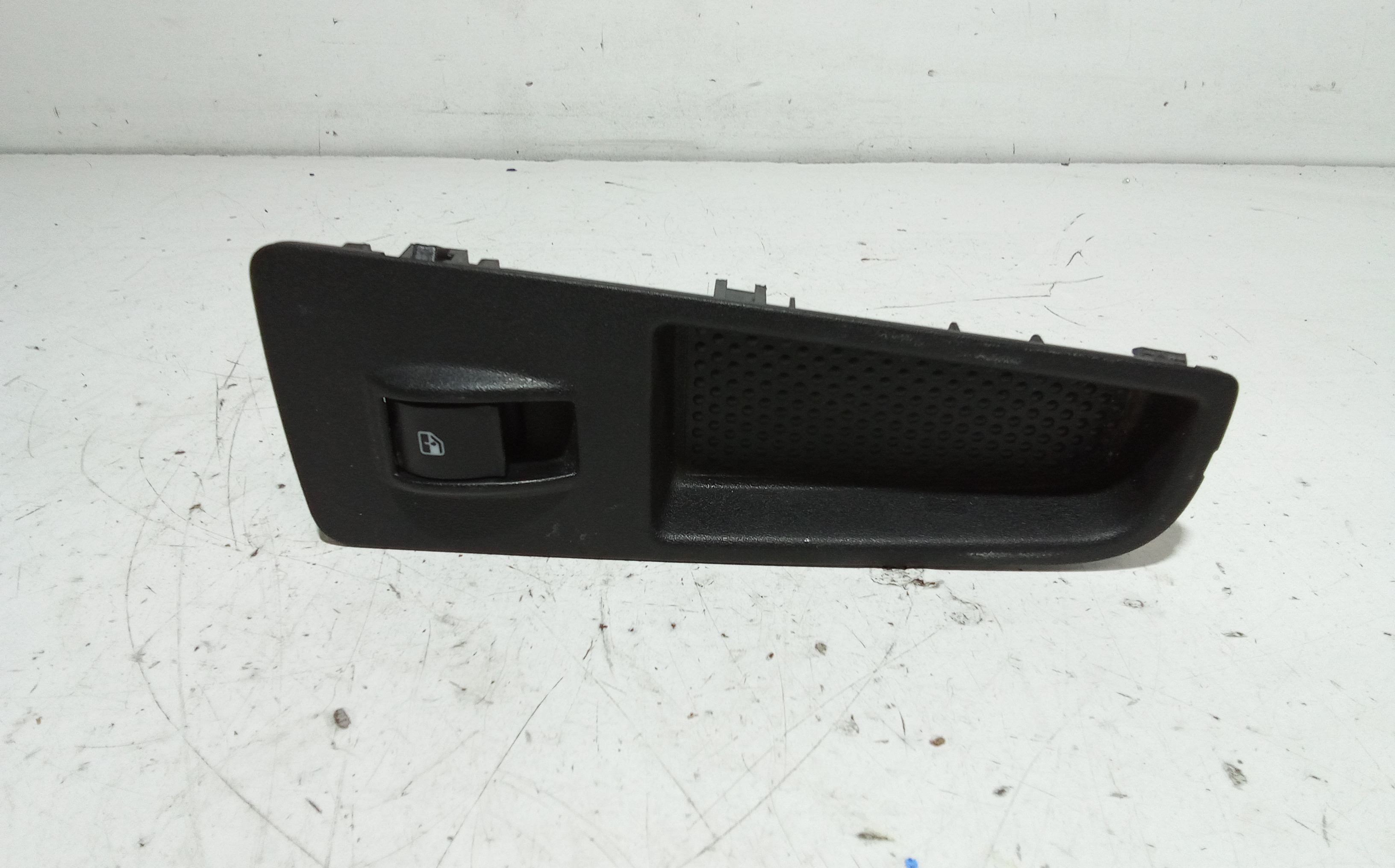 Interruttore Alzacristalli Porta Ant. Destro Usato