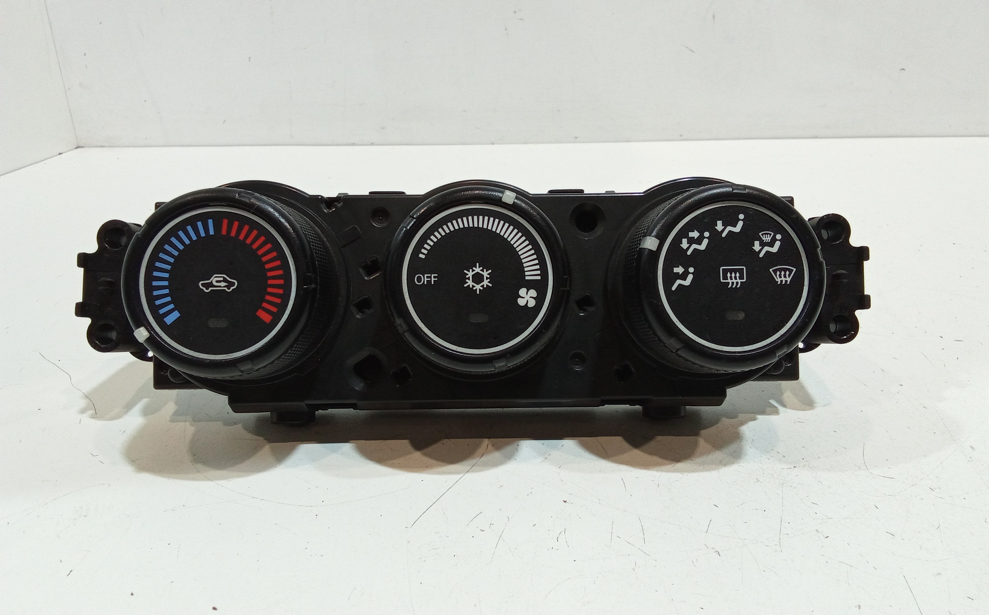 Blocco Comando Climatizzazione 7820A115XB Usato