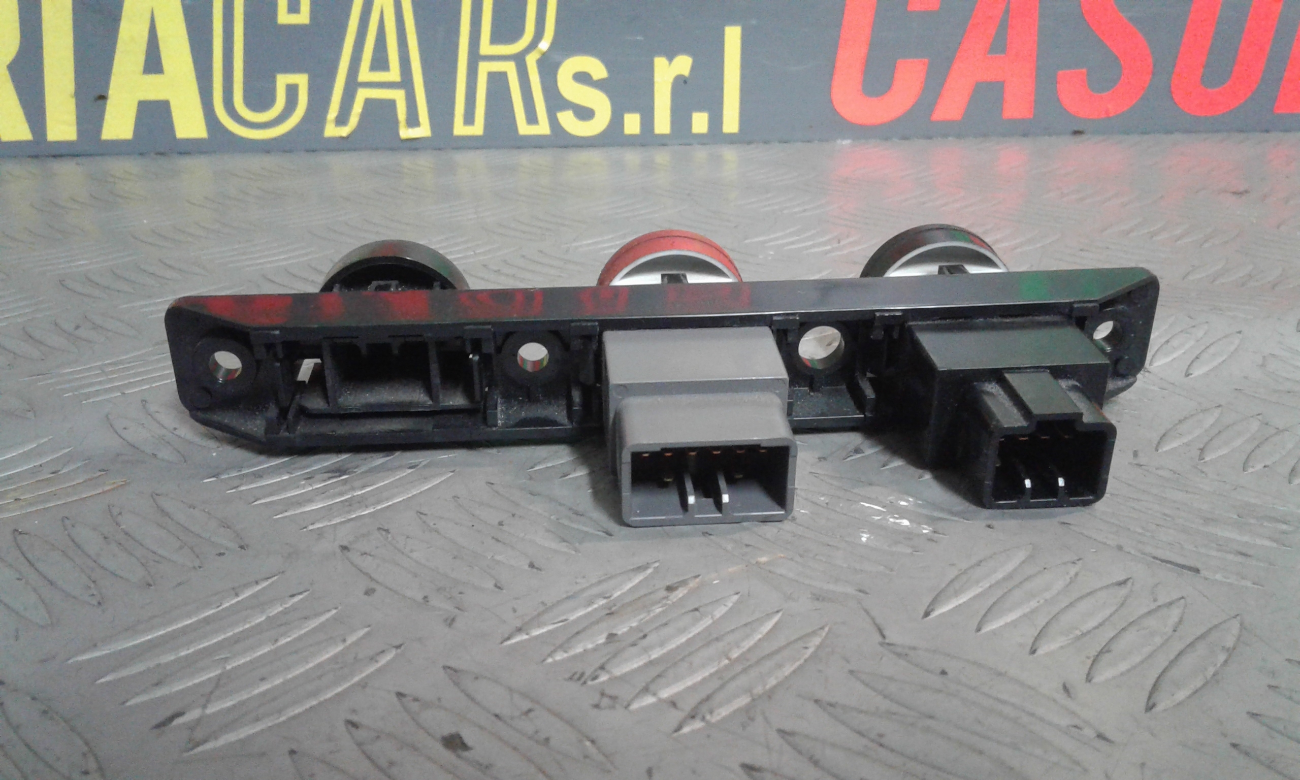 Interruttore Luci Emergenza 96540793 Usato