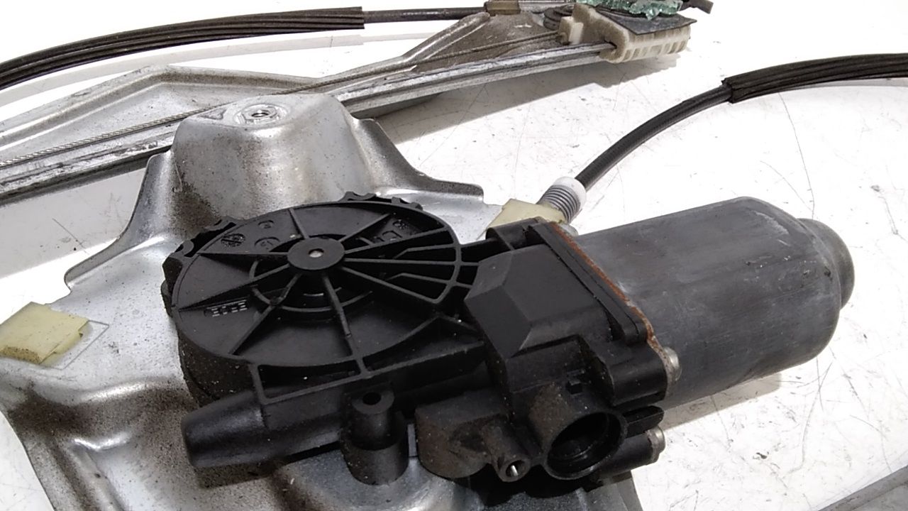 Alzacristallo Porta Ant. Destro 8200291628 Usato