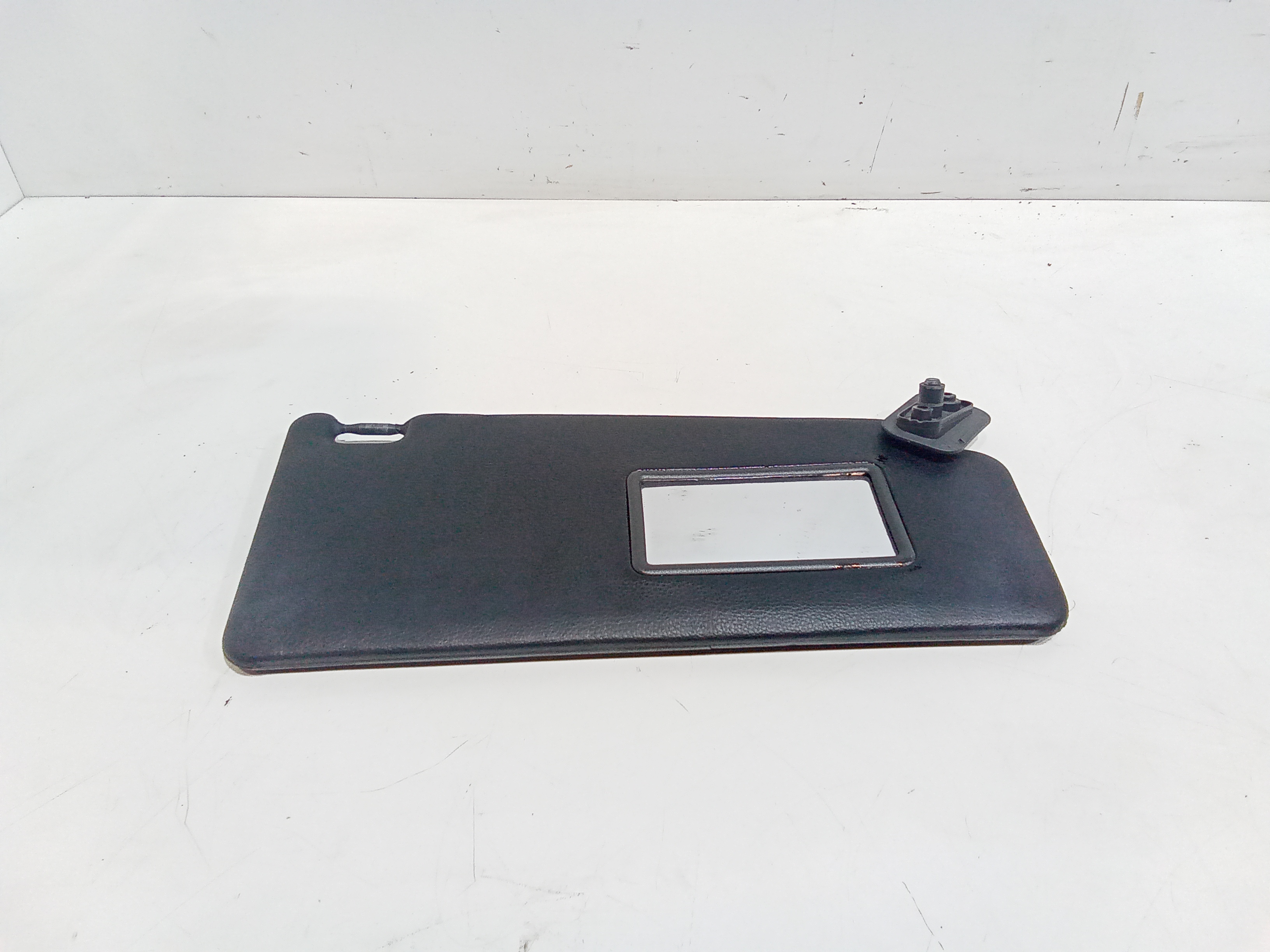 Aletta Parasole Parabrezza Destro 735295147 Usato