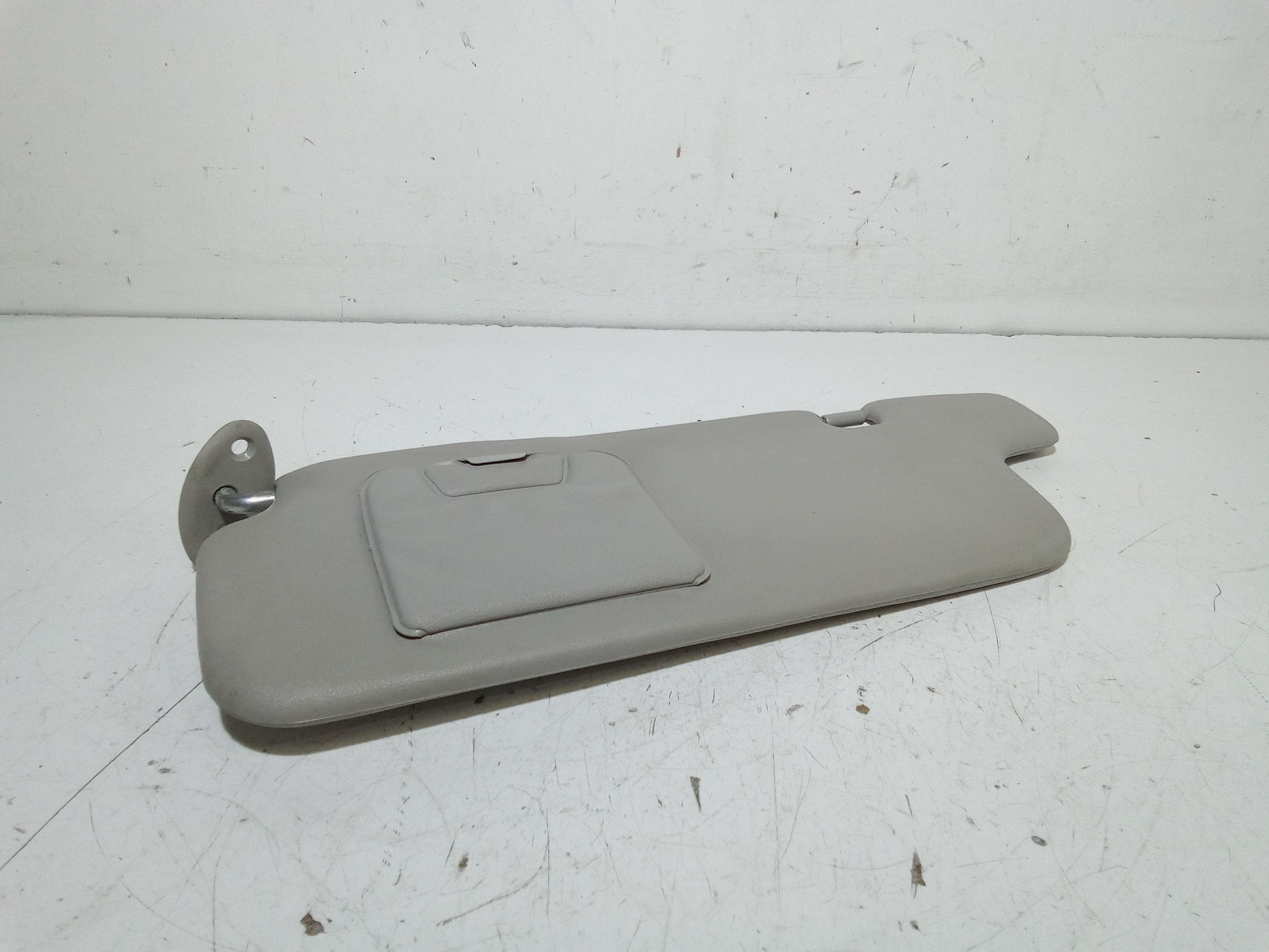 Aletta Parasole Parabrezza Sinistro 743200D031B0 Usato