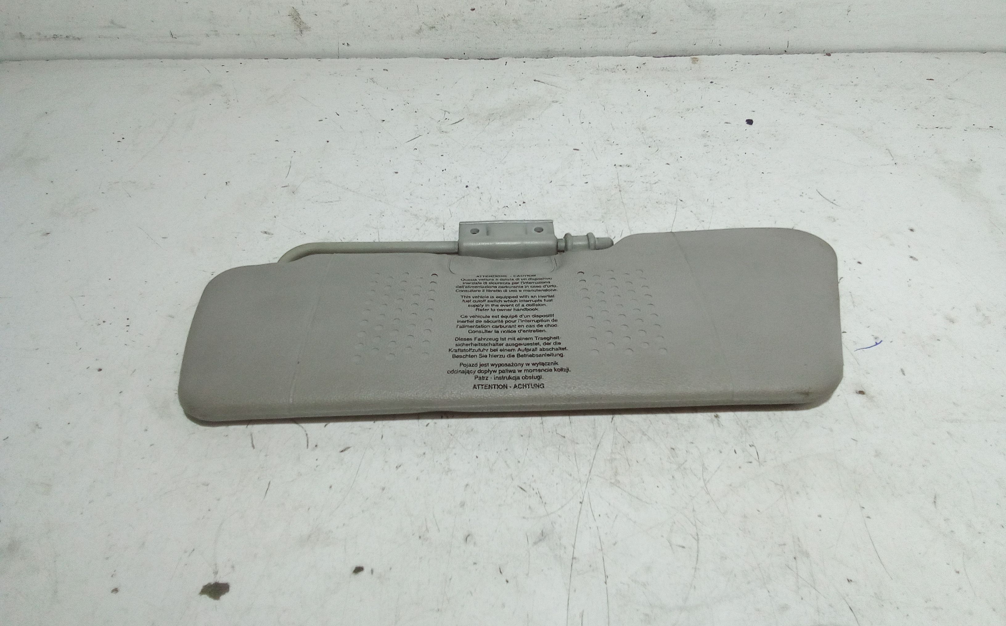 Aletta Parasole Parabrezza Sinistro 735244330 Usato