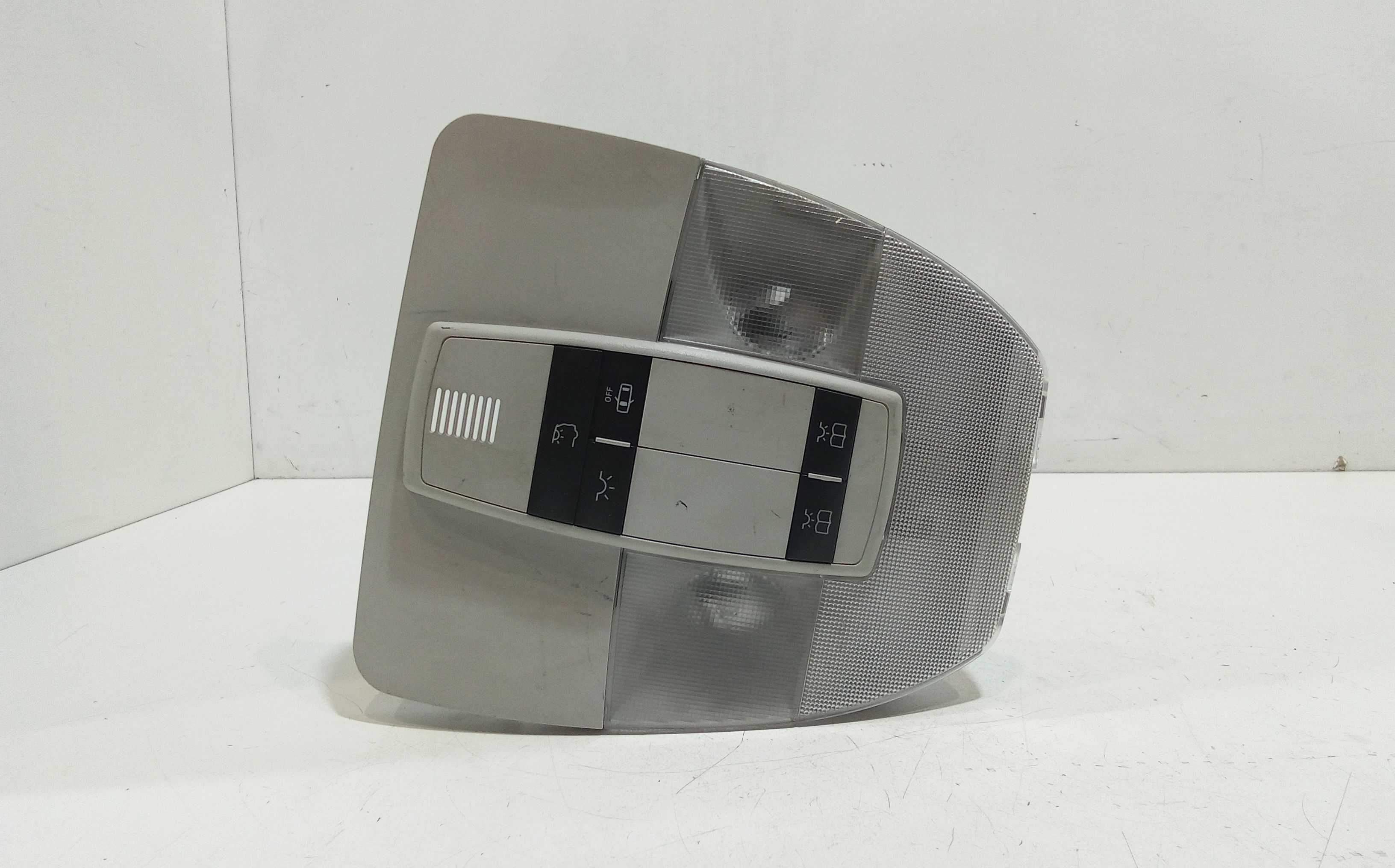 Luce Cortesia Ant. Tetto A16982000017H52 Usato