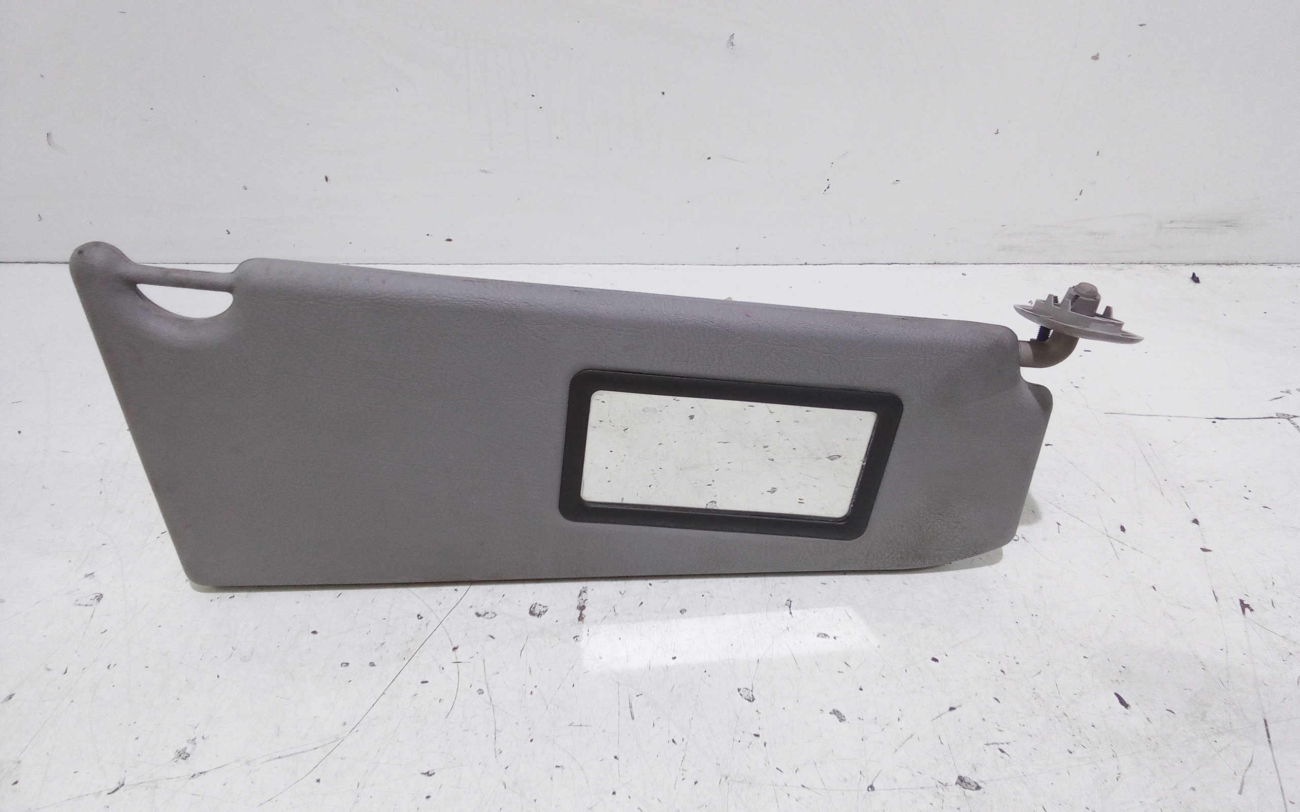 Aletta Parasole Parabrezza Destro 8200242543 Usato