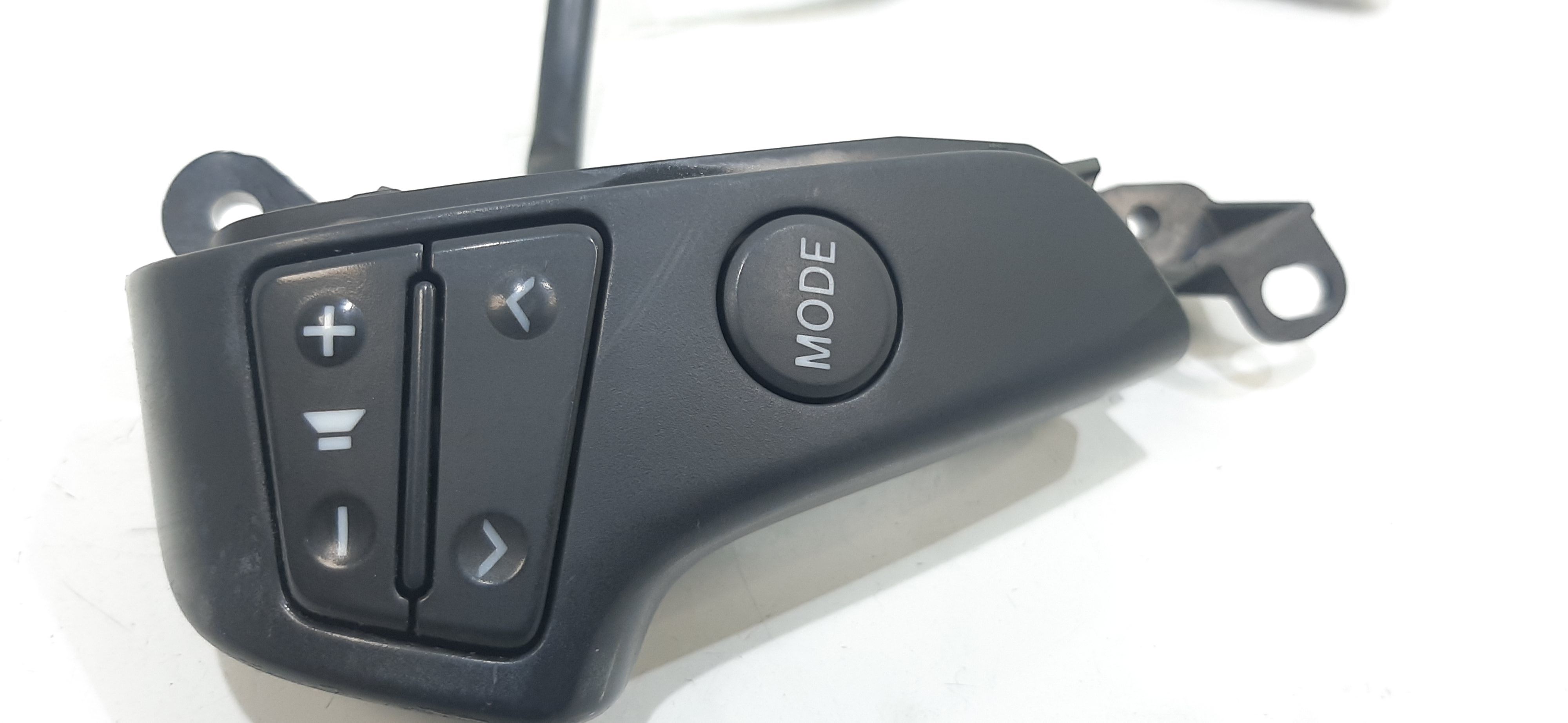 Blocco Volante Multifunzione 8425020010 Usato