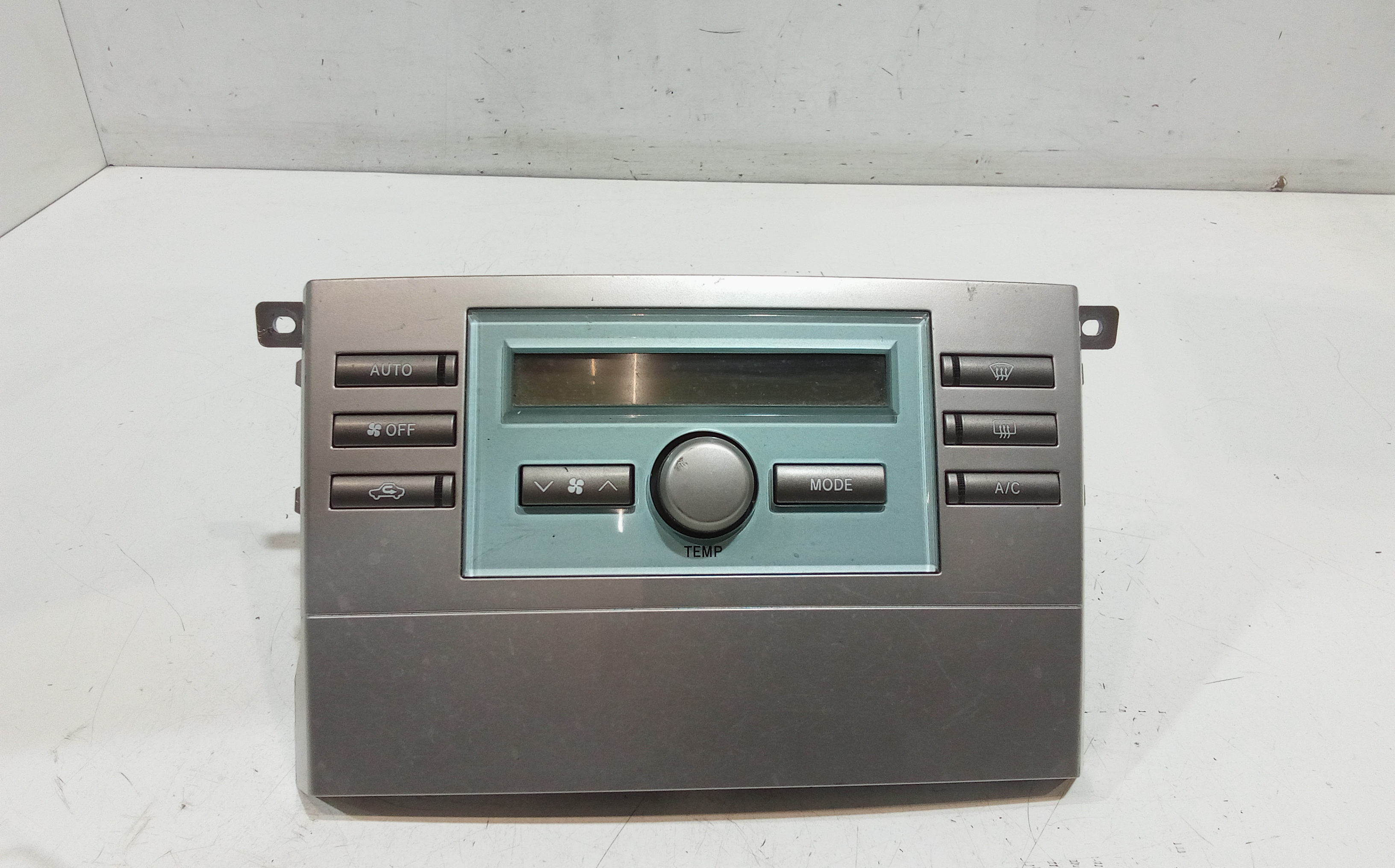 Blocco Comando Climatizzazione 559000F011 Usato