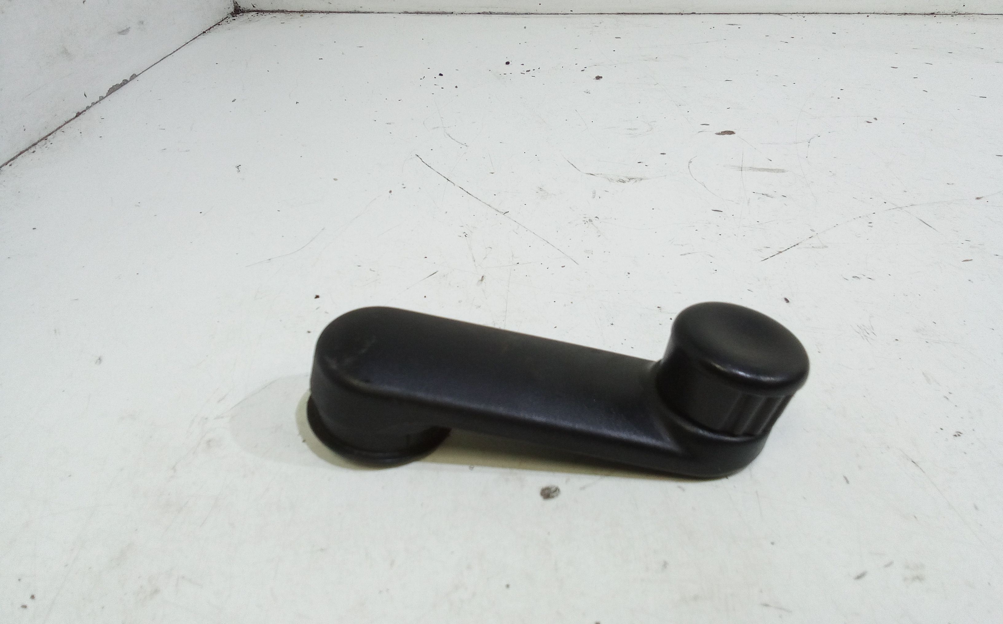 Manovella Alzacristallo Porta Post. Destro 8200673745 Usato