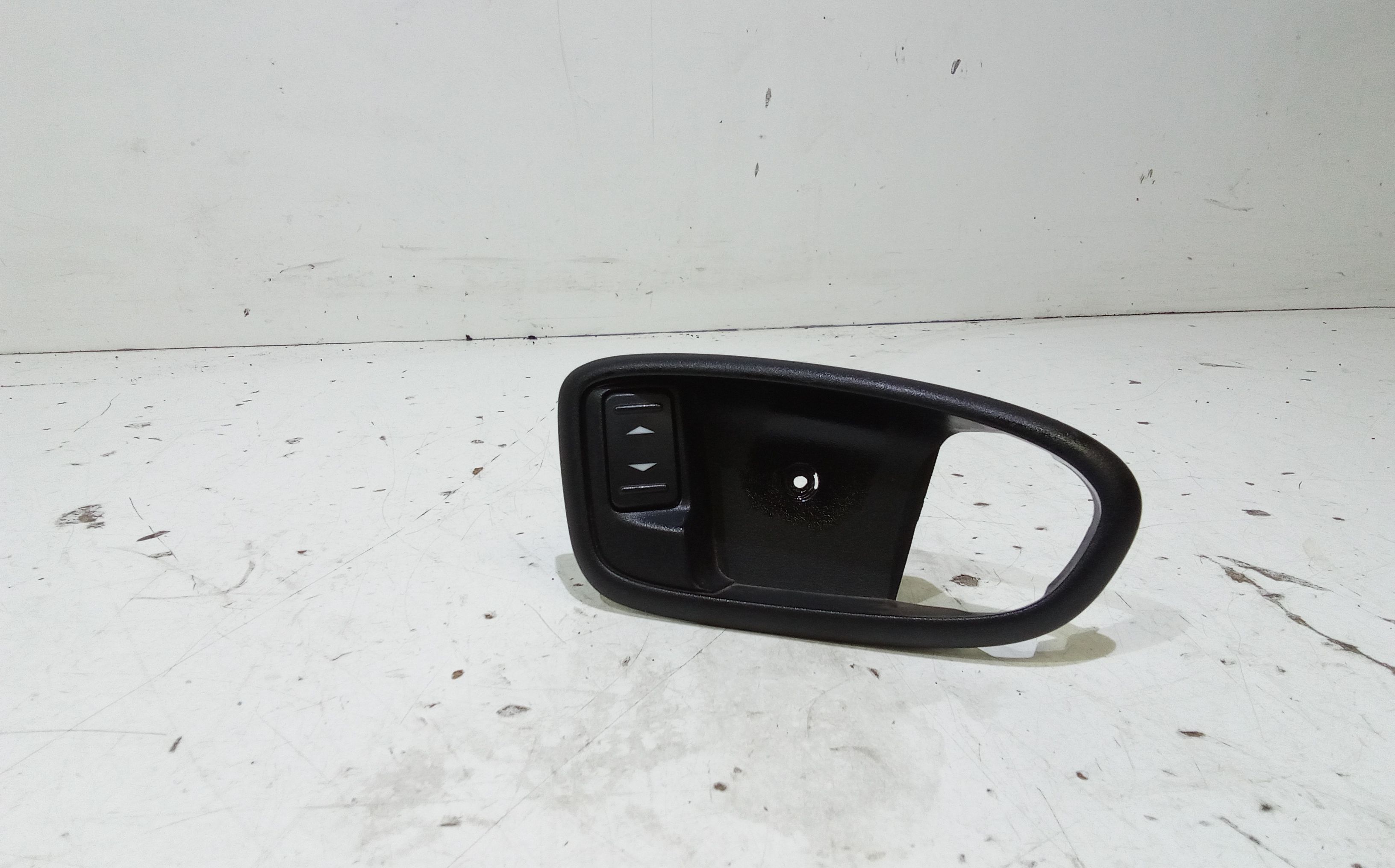 Interruttore Alzacristalli Porta Post. Destro 1428969 Usato