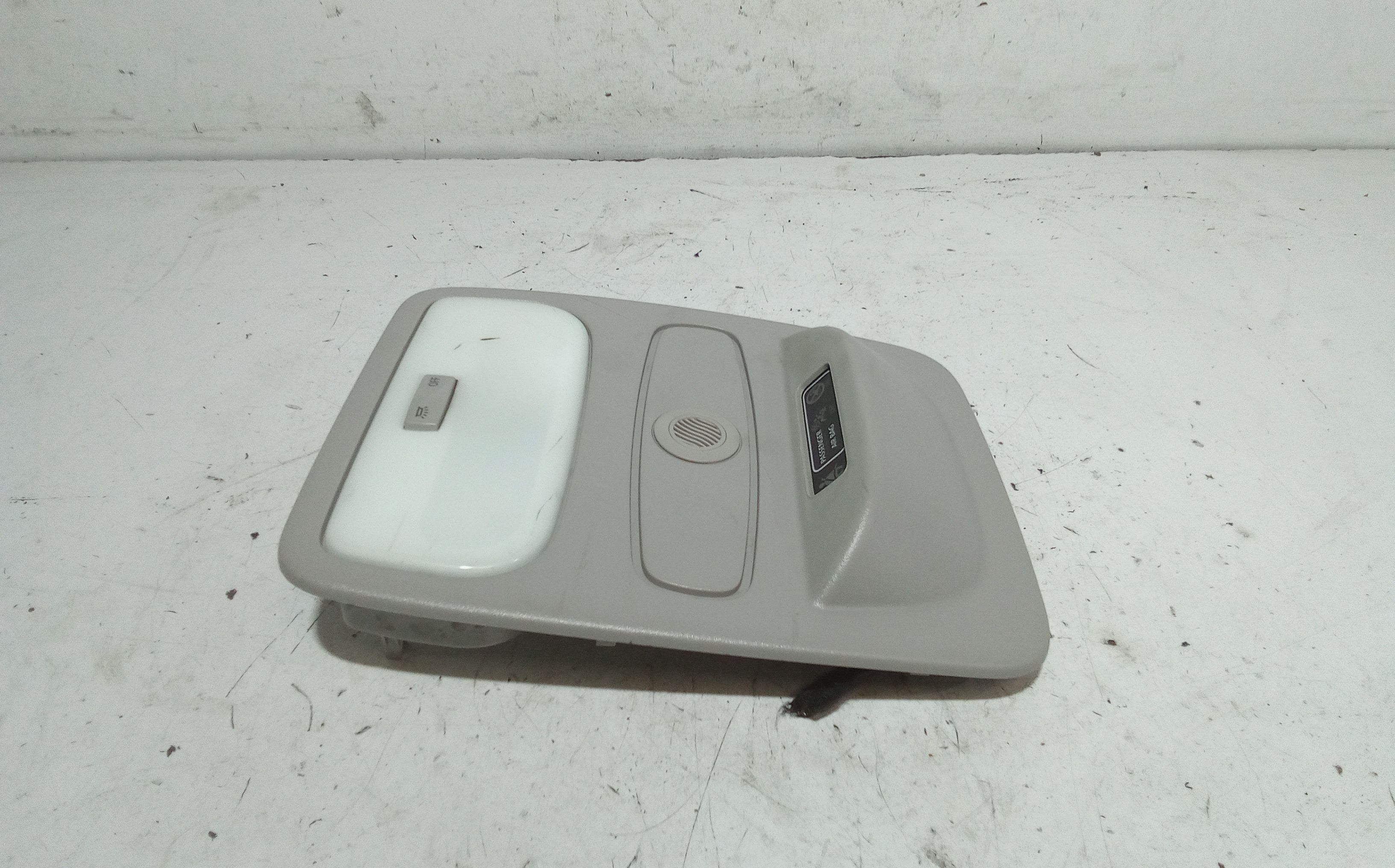 Luce Cortesia Ant. Tetto 264305143R Usato