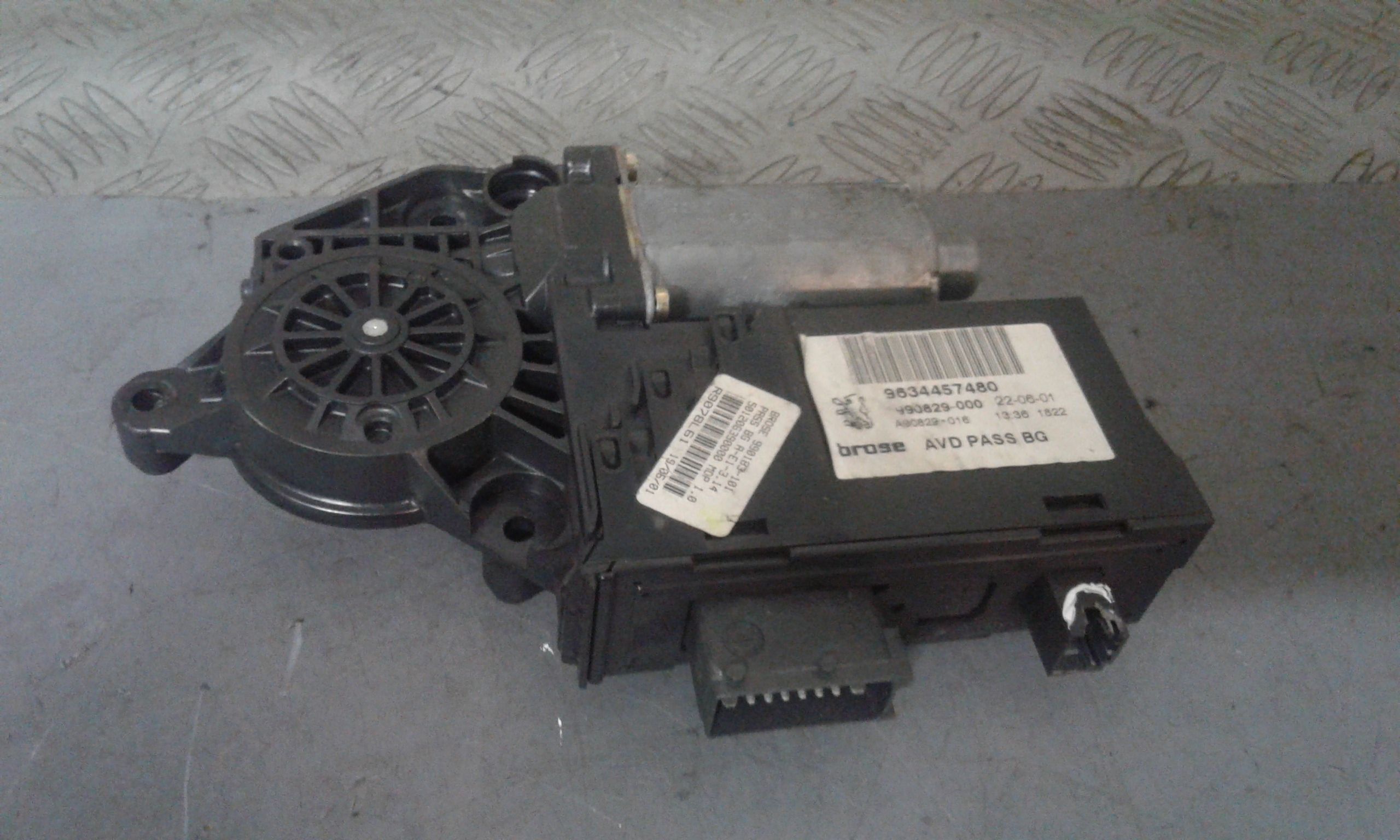 Motorino Alzacristallo Porta Ant. Destro 9222AZ Usato