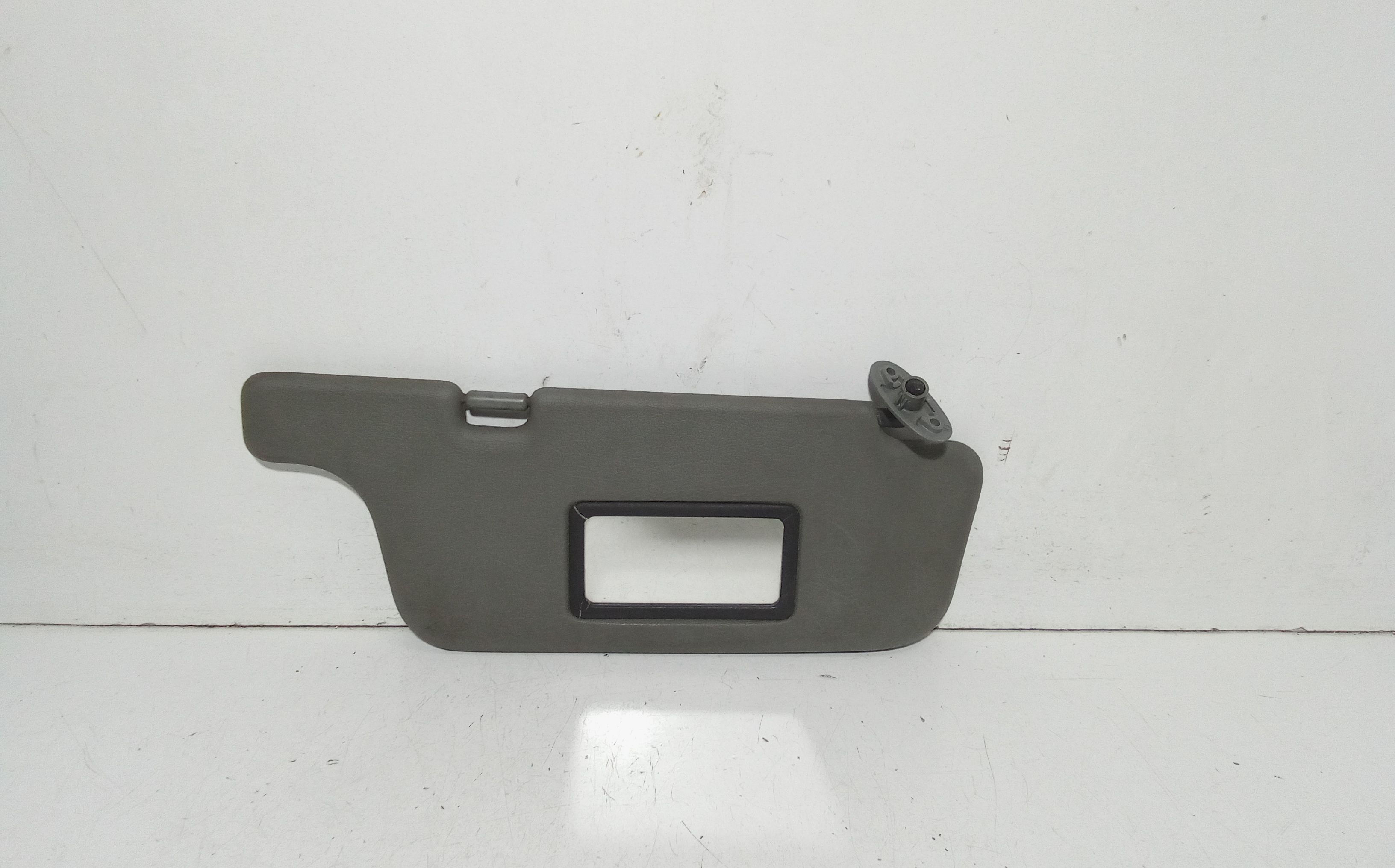 Aletta Parasole Parabrezza Destro 964001F504 Usato