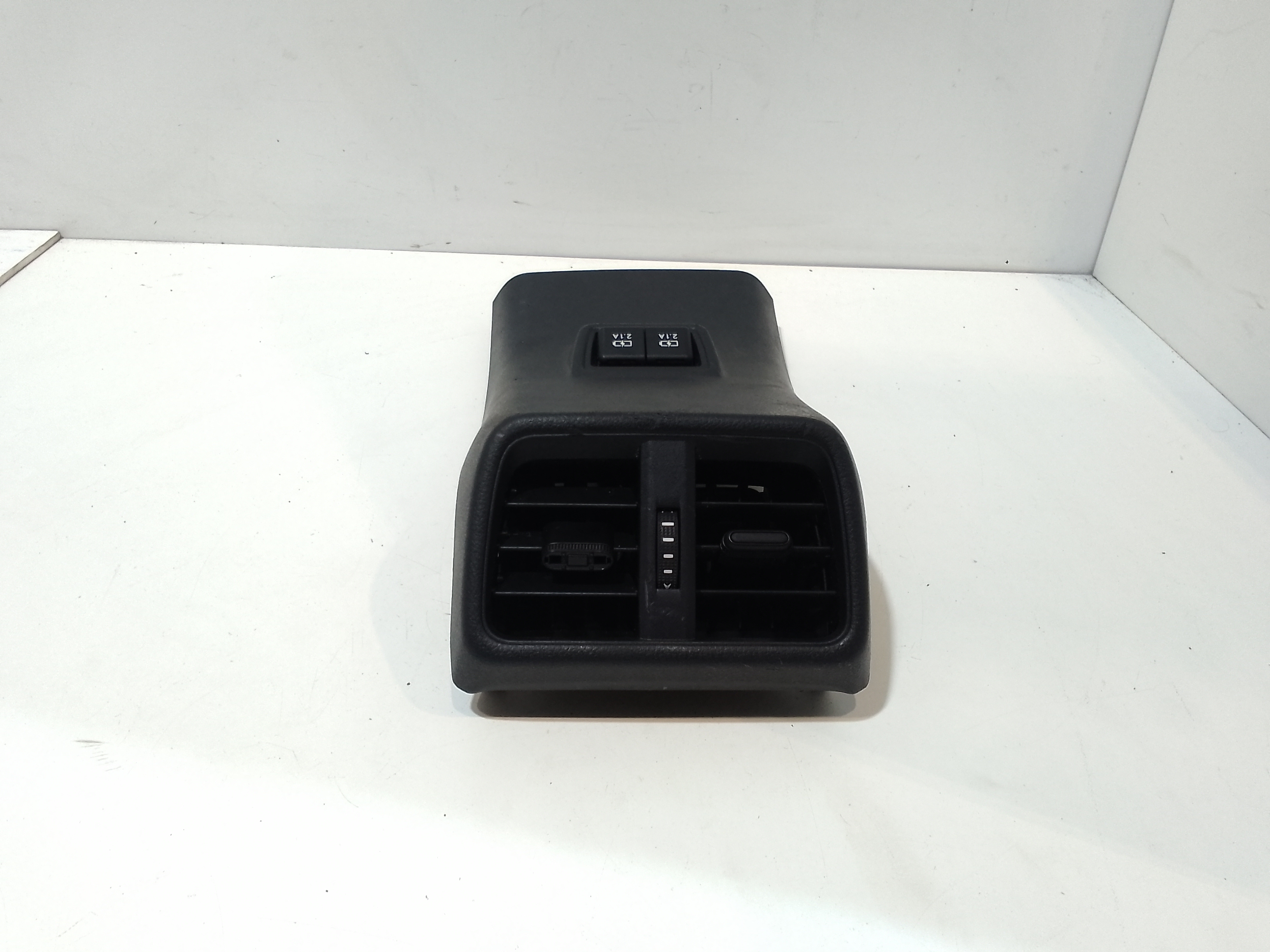 Condotto Aria Bocchetta Post. Consolle Centr. 5886276010 Usato