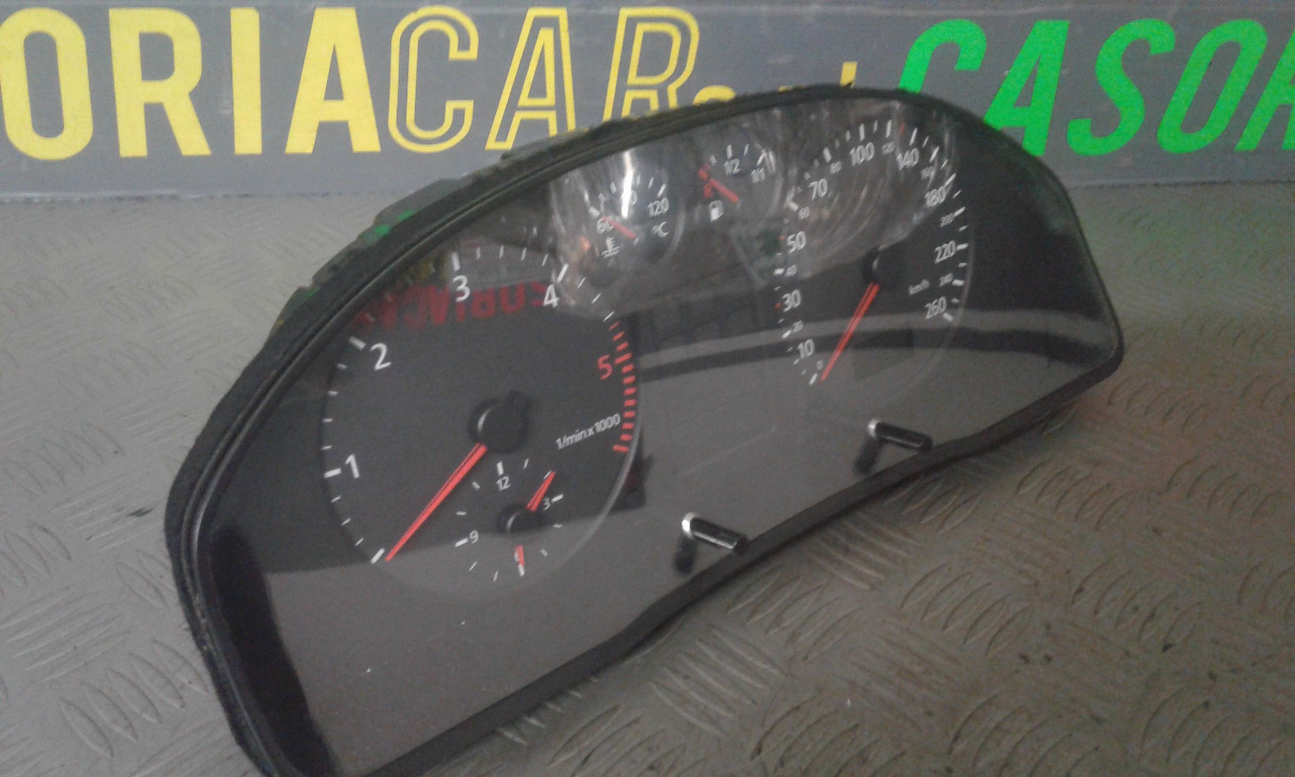 Quadro Portastrumenti Usato