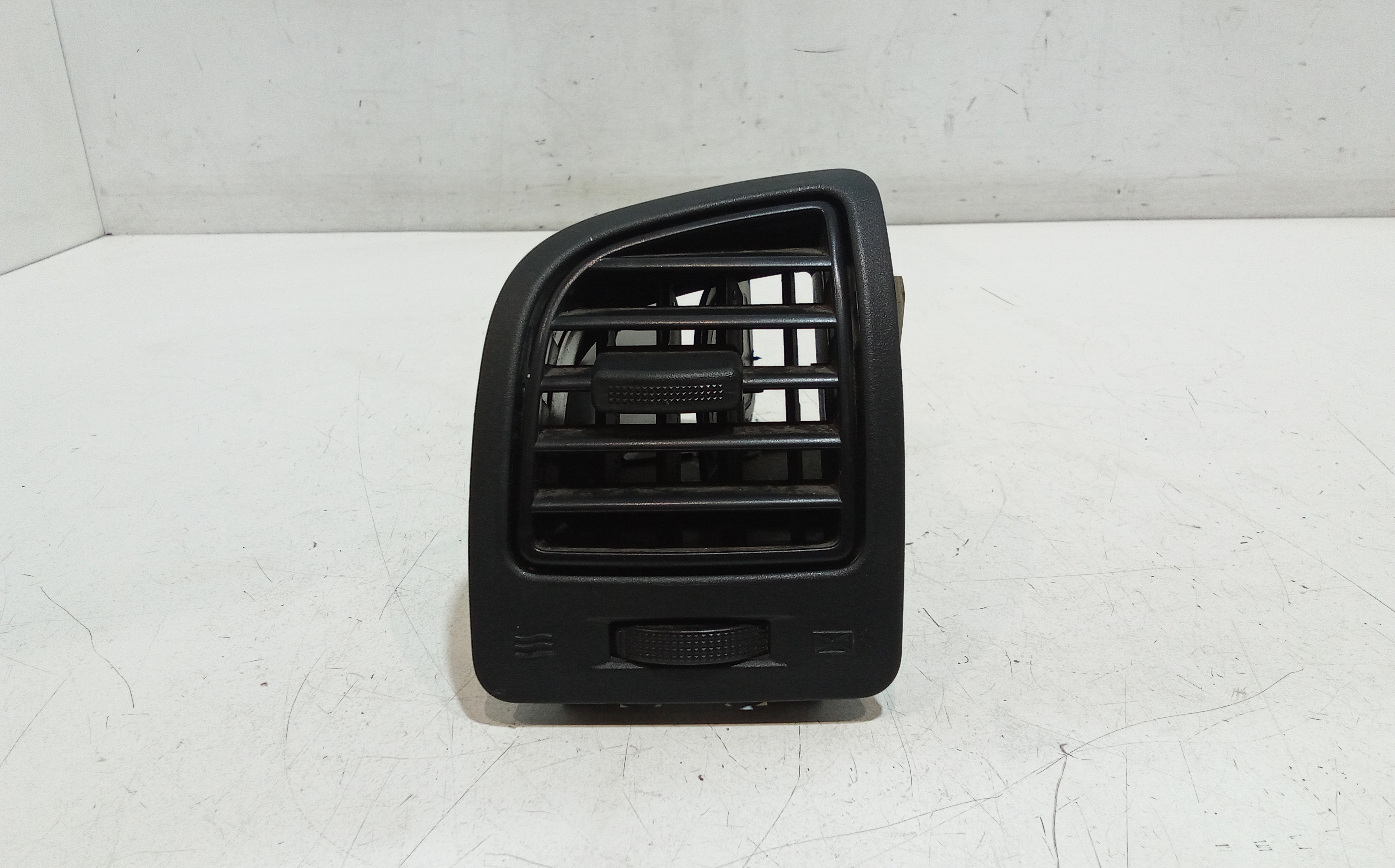Condotto Aria Bocchette Lat. Cruscotto Sinistro Usato