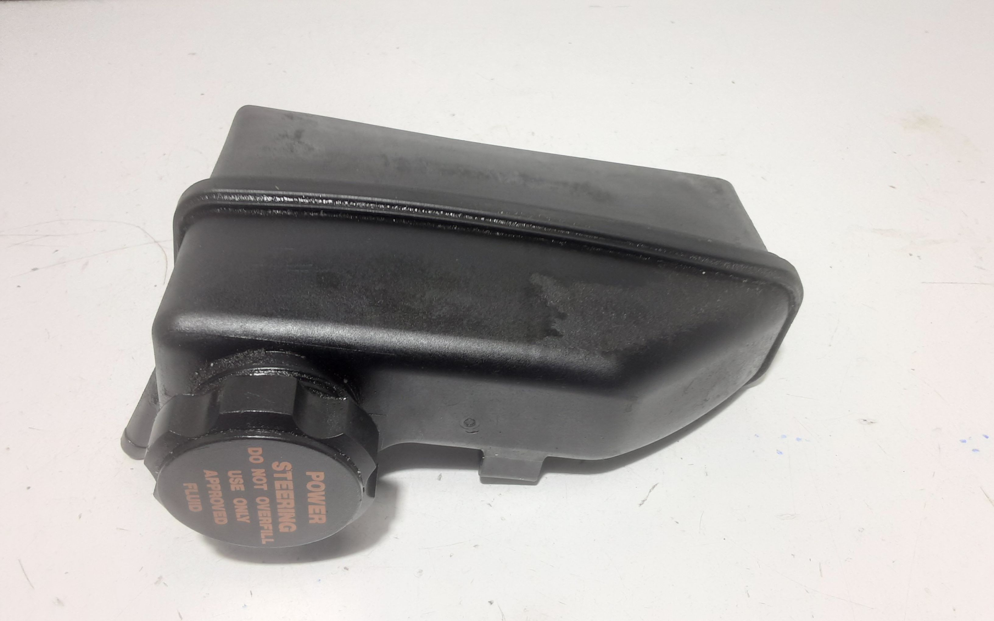 Serbatoio Olio Servosterzo 30665496 Usato