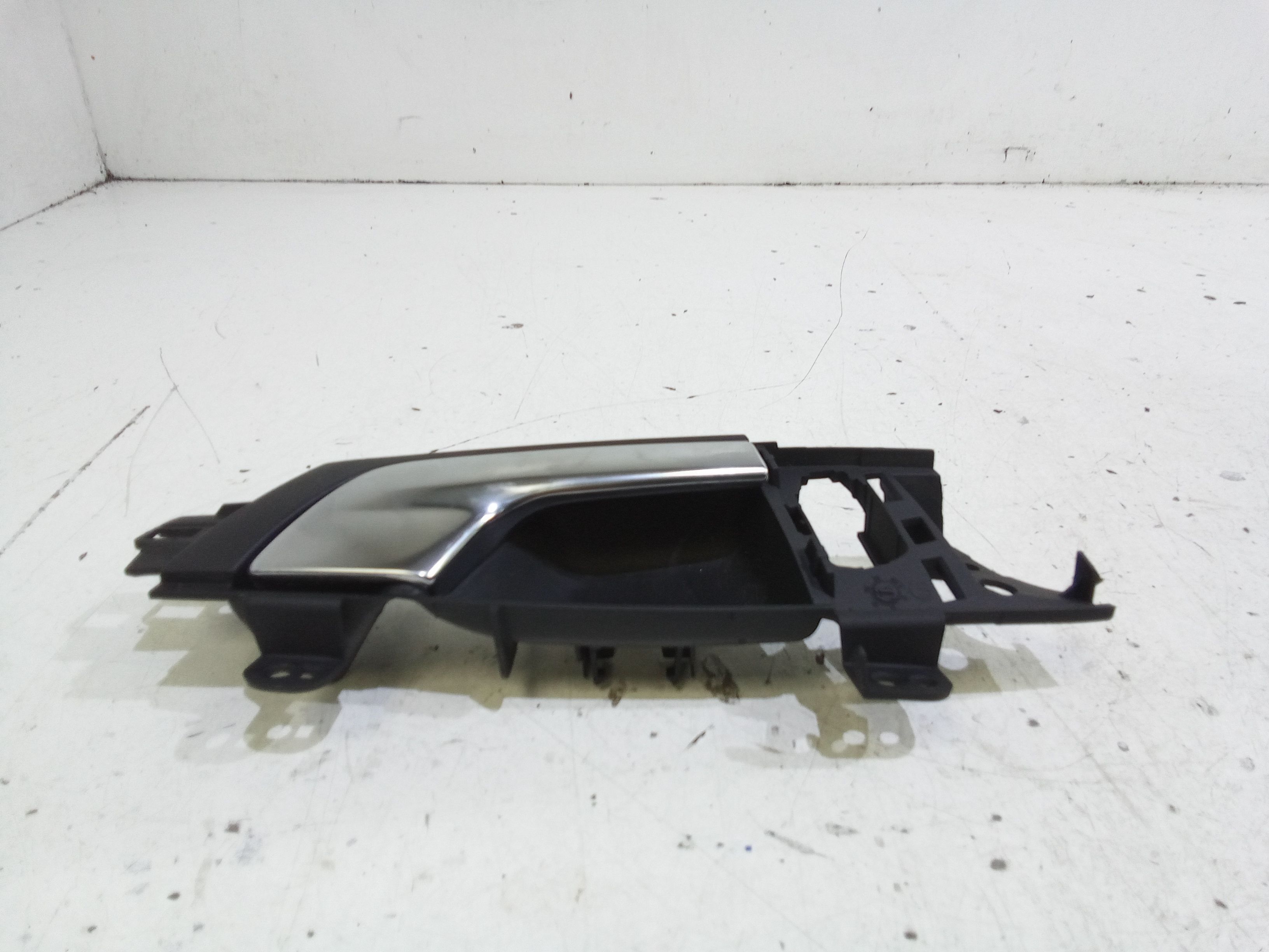 Maniglia Int. Apertura Porta Ant. Destro Usato