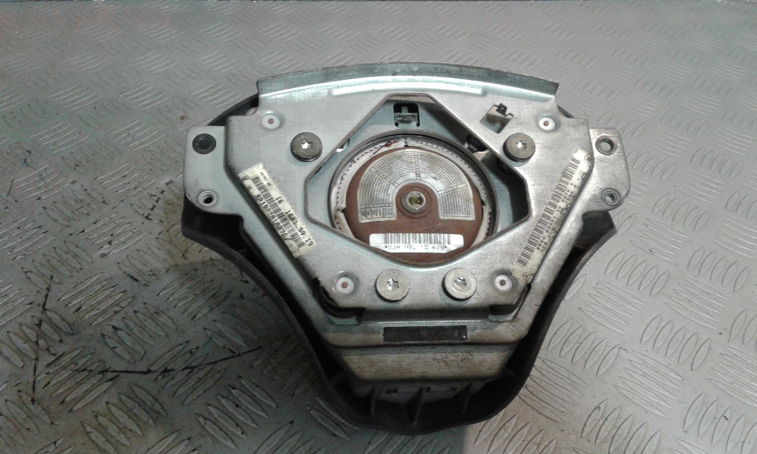 Dispositivo Airbag Lato Guida A16846002987D88 Usato