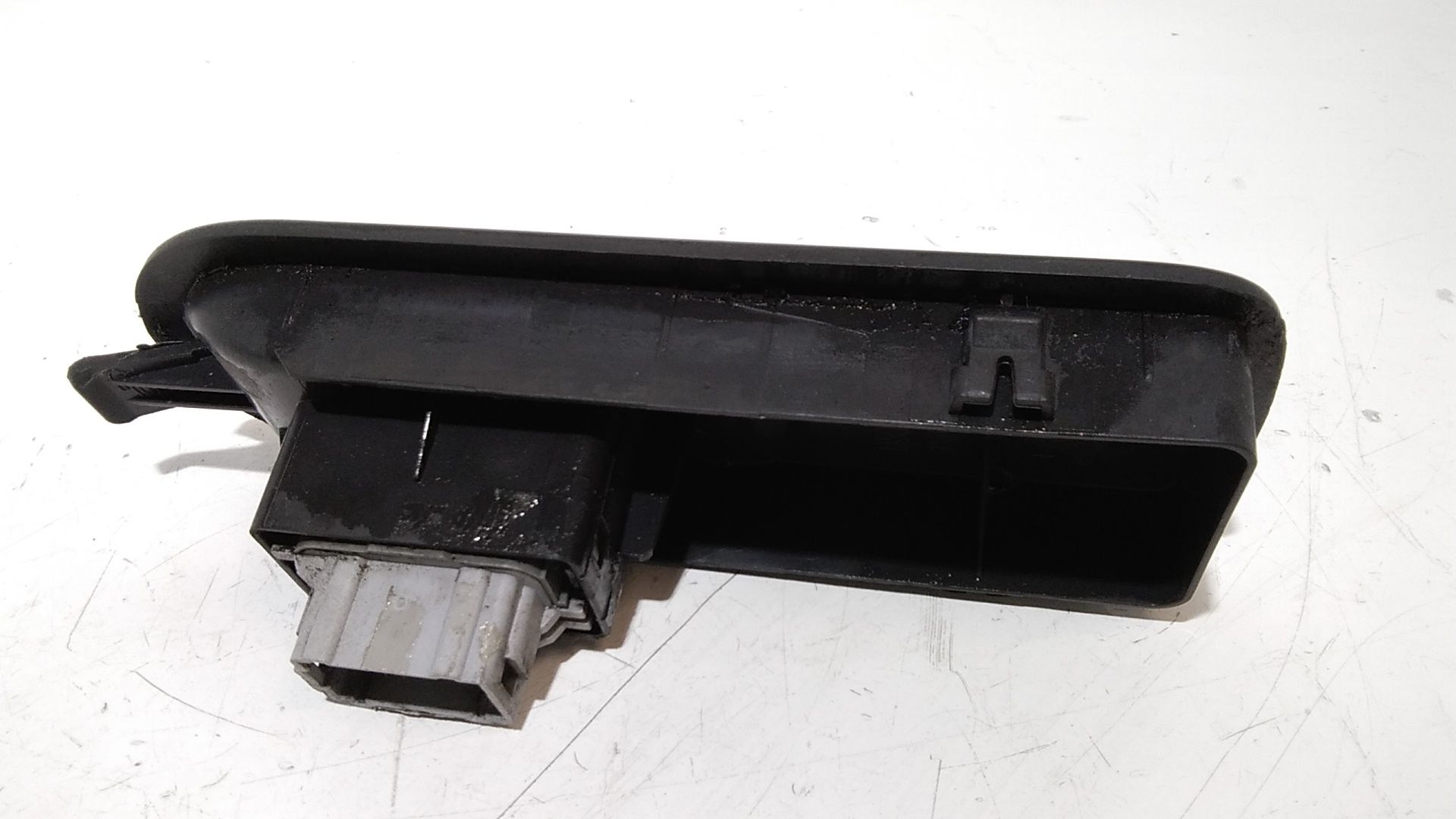 Interruttore Alzacristalli Porta Ant. Destro 8200220511 Usato